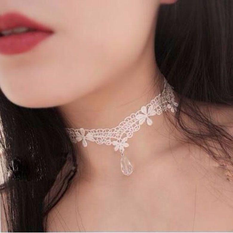 White Lace Floral Choker Necklace for Women Bridal Wedding Choker with Tassel Delicate Lace 3D Florals Adjustable Comfortable Bridal Jewelry Perfect for Vows & Last Dance
