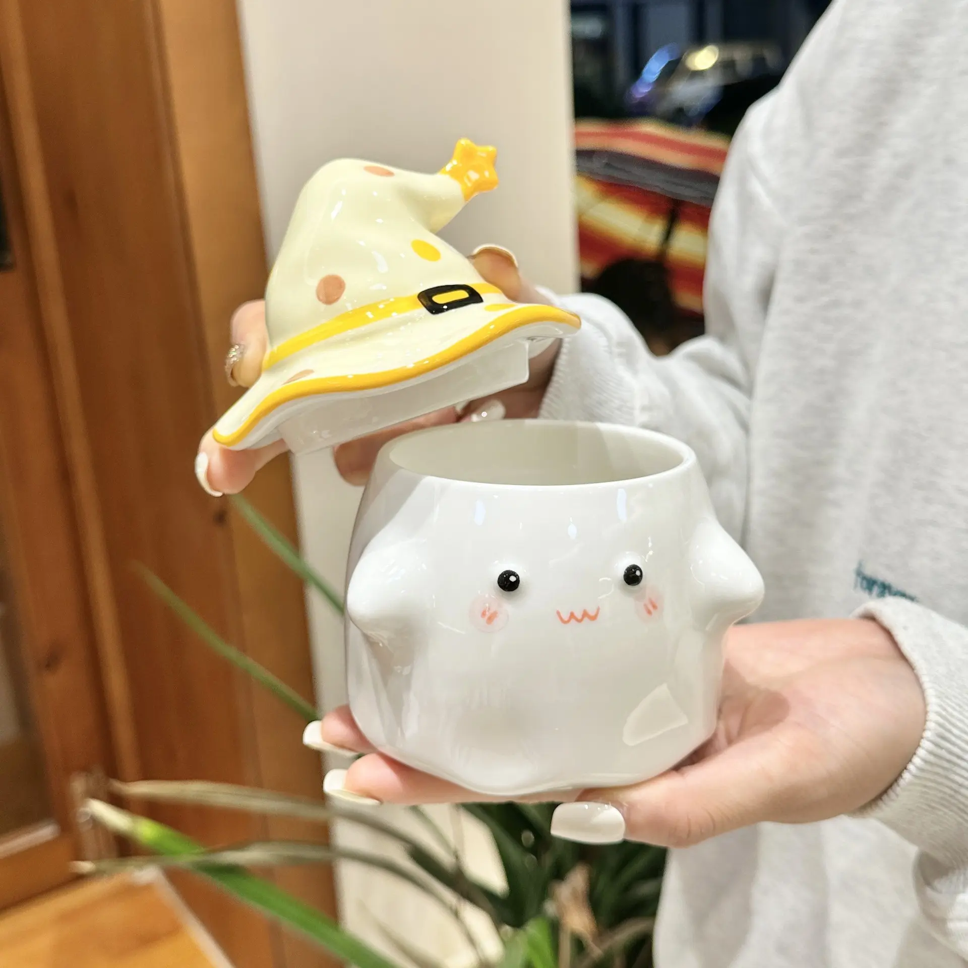 Cute Ceramic Mug with Lid | Love Elf Design Cup for Girls | Tea, Juice & Milkshake Cup | Adorable Collection & Perfect Gift for Girlfriend | Coffee Mugs with Lids