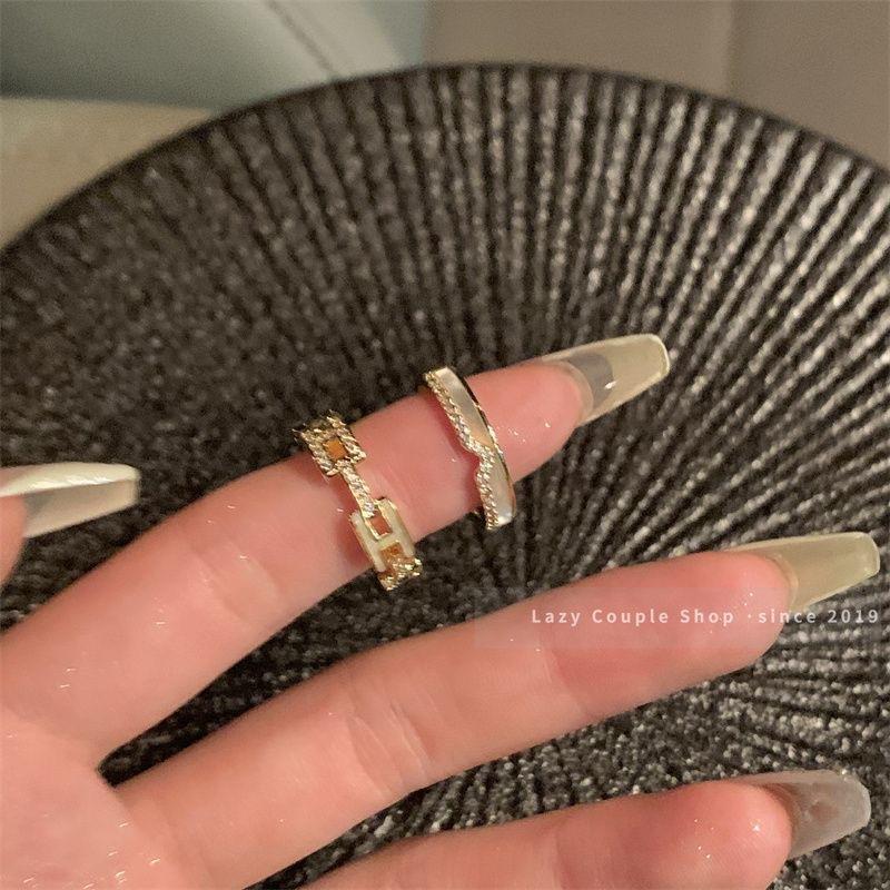 Women’s Light Luxury Shell Letter Stackable Ring | Elegant High-End Fashion Statement Band | Delicate Versatile Finger Accessory Retro Goku Black Adjustable cover Gold Plated Minimalist Stacking