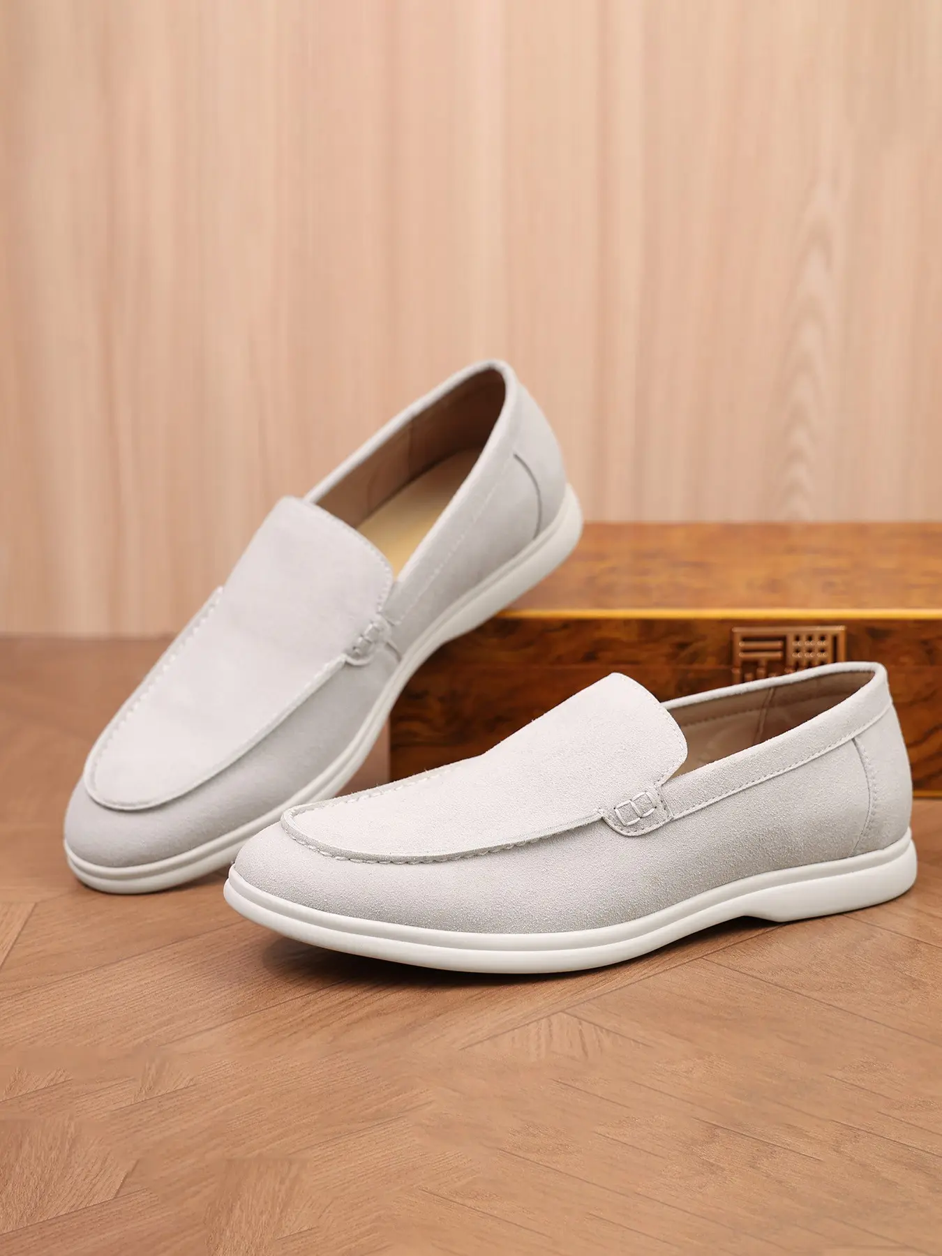 Men's Loafers, Comfortable and Fashionable, Lightweight Slip Ons Breathable Flat Walking Men's Shoes, Slip-On Casual Footwear for Everyday Wear