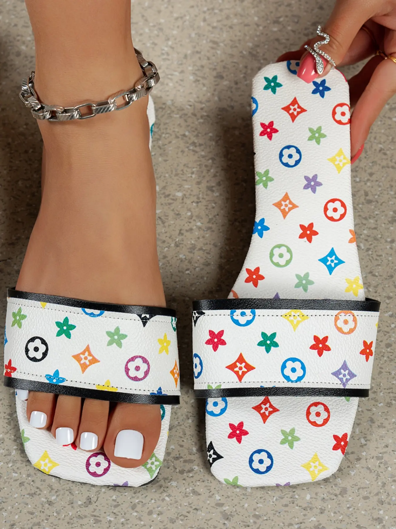 Colorful Floral Square Toe Flat Sandals, Comfortable One-Word Bottom Flip Flops, Stylish Casual Footwear for Summer