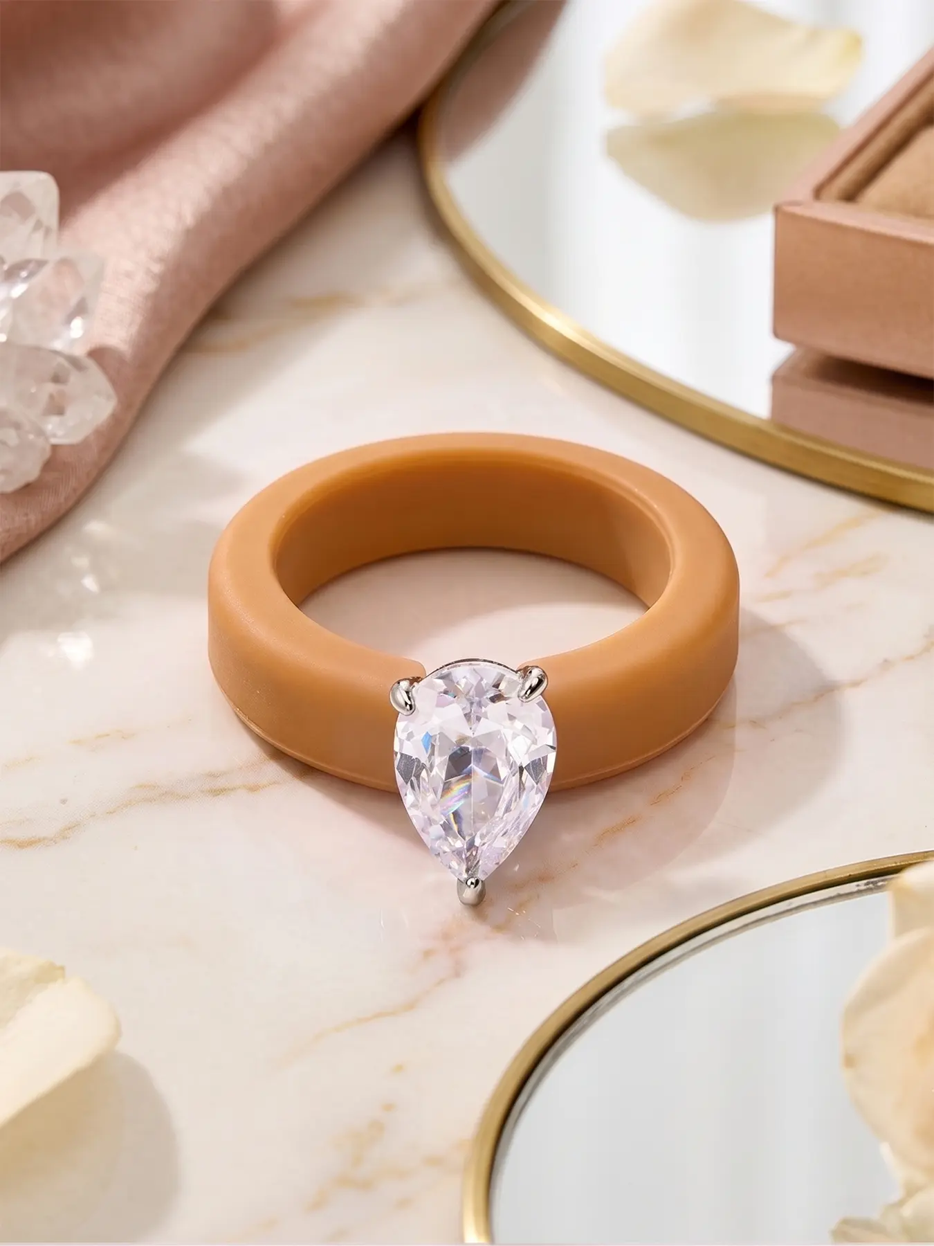 1 piece of water droplet large zircon wide edged silicone ring, waterproof, sweat resistant, rust resistant, oxidation resistant, suitable for daily wear, summer leisure shopping, sports and labor