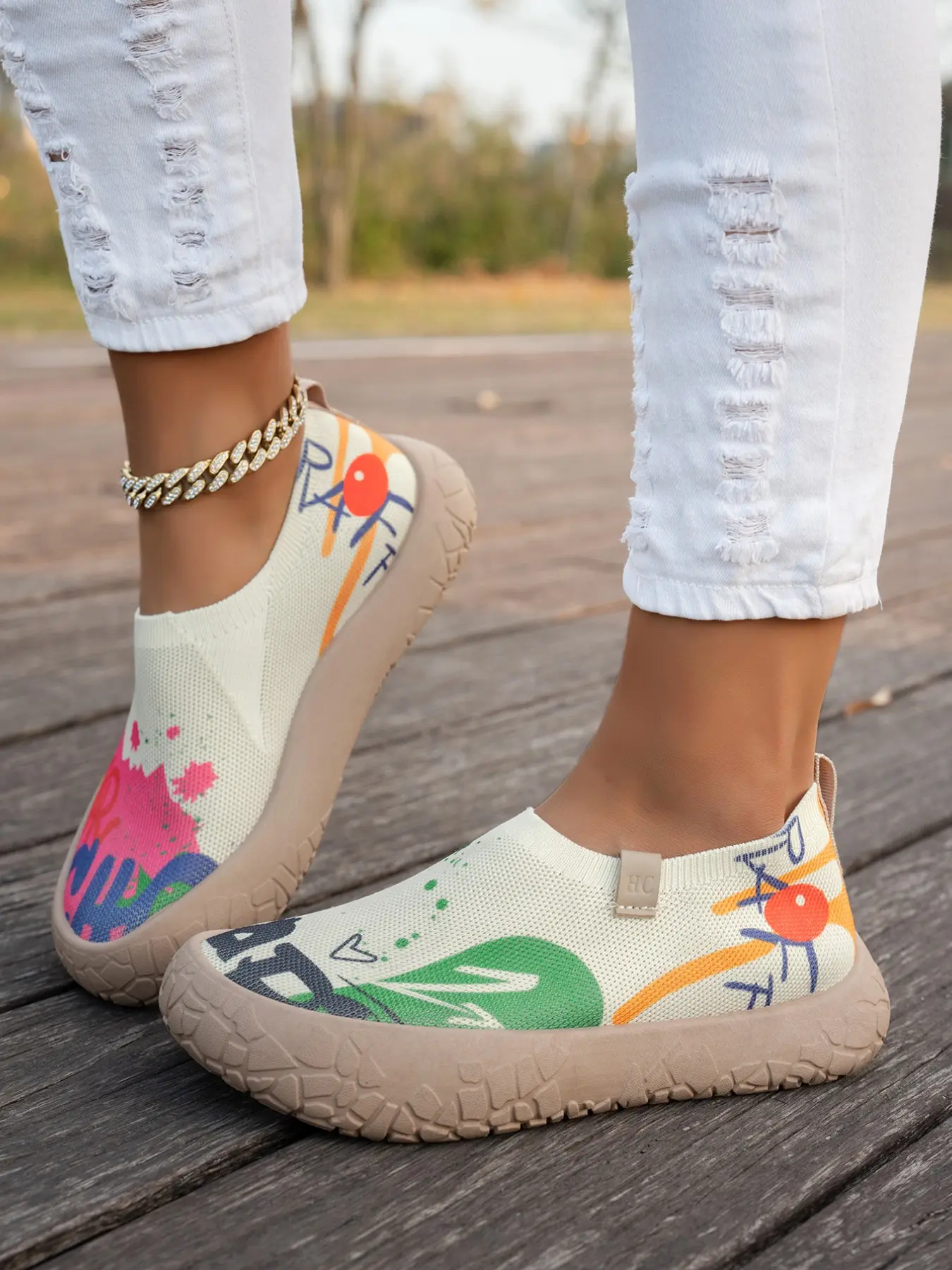 Women's Graffiti Print Slip-On Knit Loafers, Casual Low Top Flat Walking Shoes with Colorful Artistic Graphic Knit Uppers and Textured Chunky Beige Outsoles for Daily Errands, Casual Strolls and All-Purpose Everyday Outfits, Casual Indoor Footwear