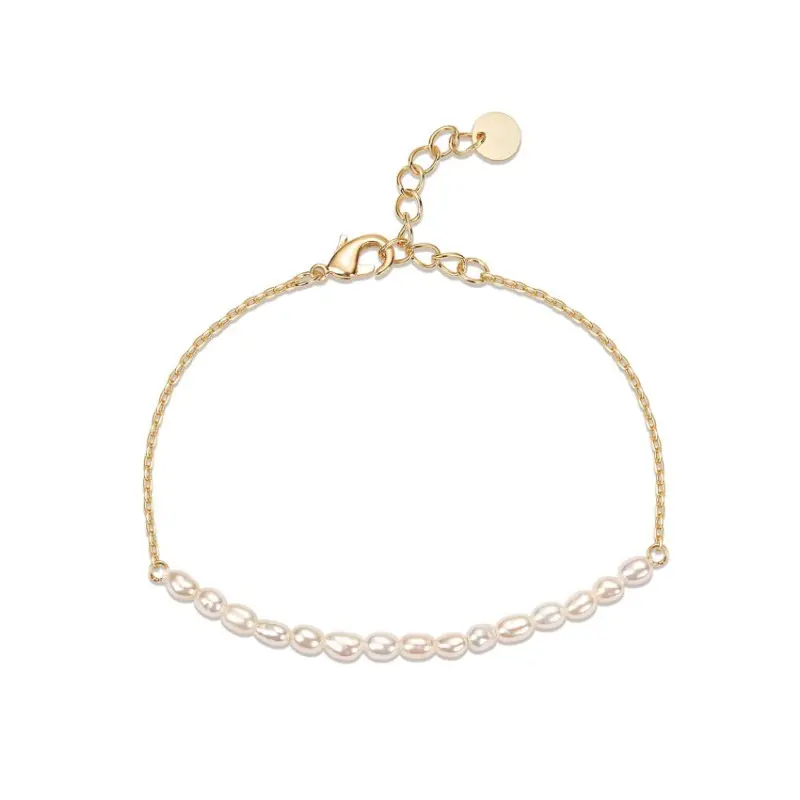 This exquisite pearl chain bracelet for women features charming geometric charms, exuding a soft and sweet style; it is a versatile accessory perfect for both casual everyday wear and date-night looks, as well as a meaningful anniversary gift for a girl.