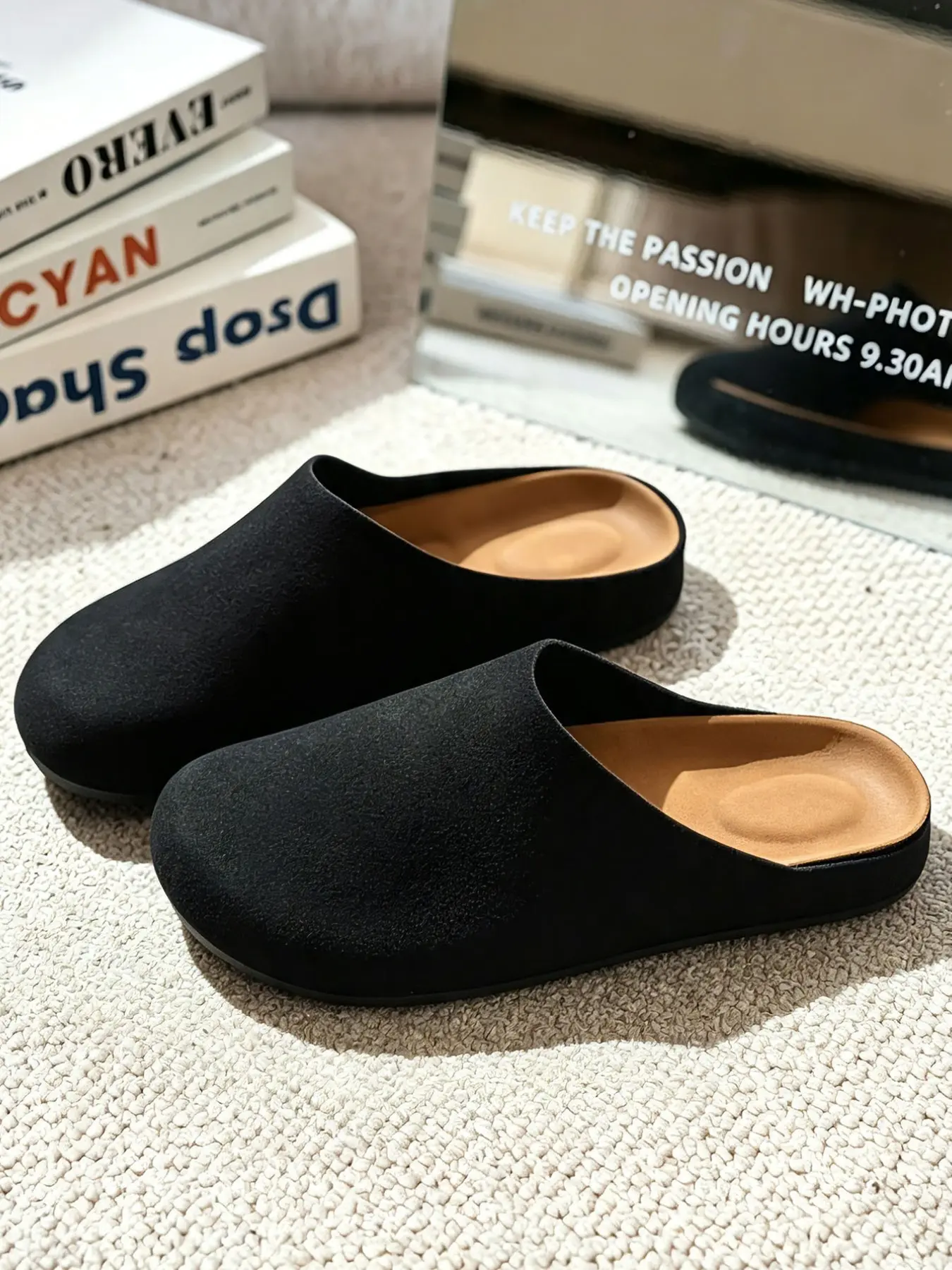 Men's Casual PU Leather Mules, Plain Round Toe Slip-On Shoes, Walking Shoes, Comfortable Rubber Sole, All Season Wear, Versatile Daily Use, Round Toe Clogs, Footwear, Classic Clogs, Enduring Clogs, Half Slipper Mules