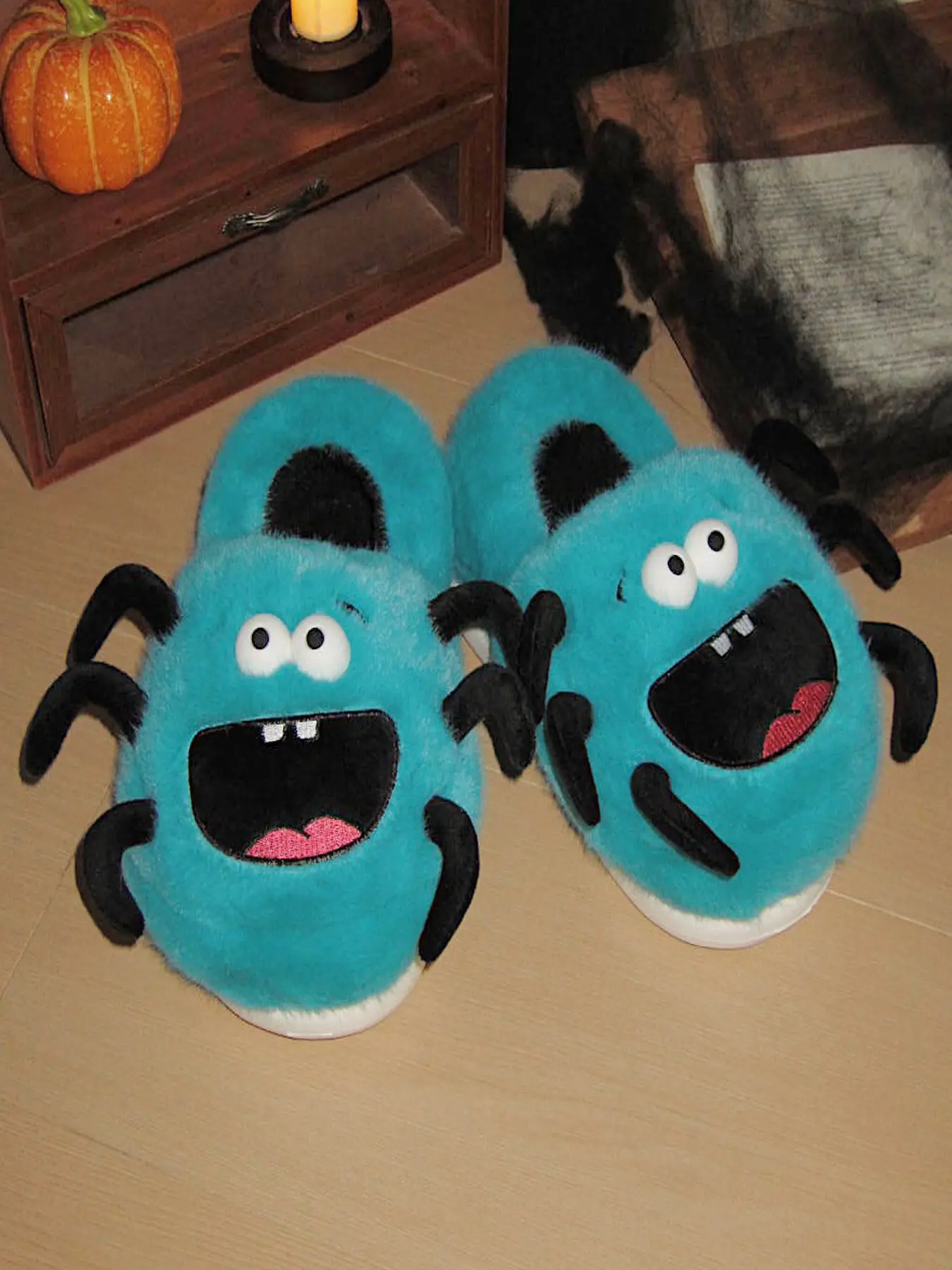 Warm Cartoon Spider Cotton Slippers for Couples, Halloween Winter Comfortable Fuzzy Shoes for Men and Women, Cozy Home Bedroom Footwear