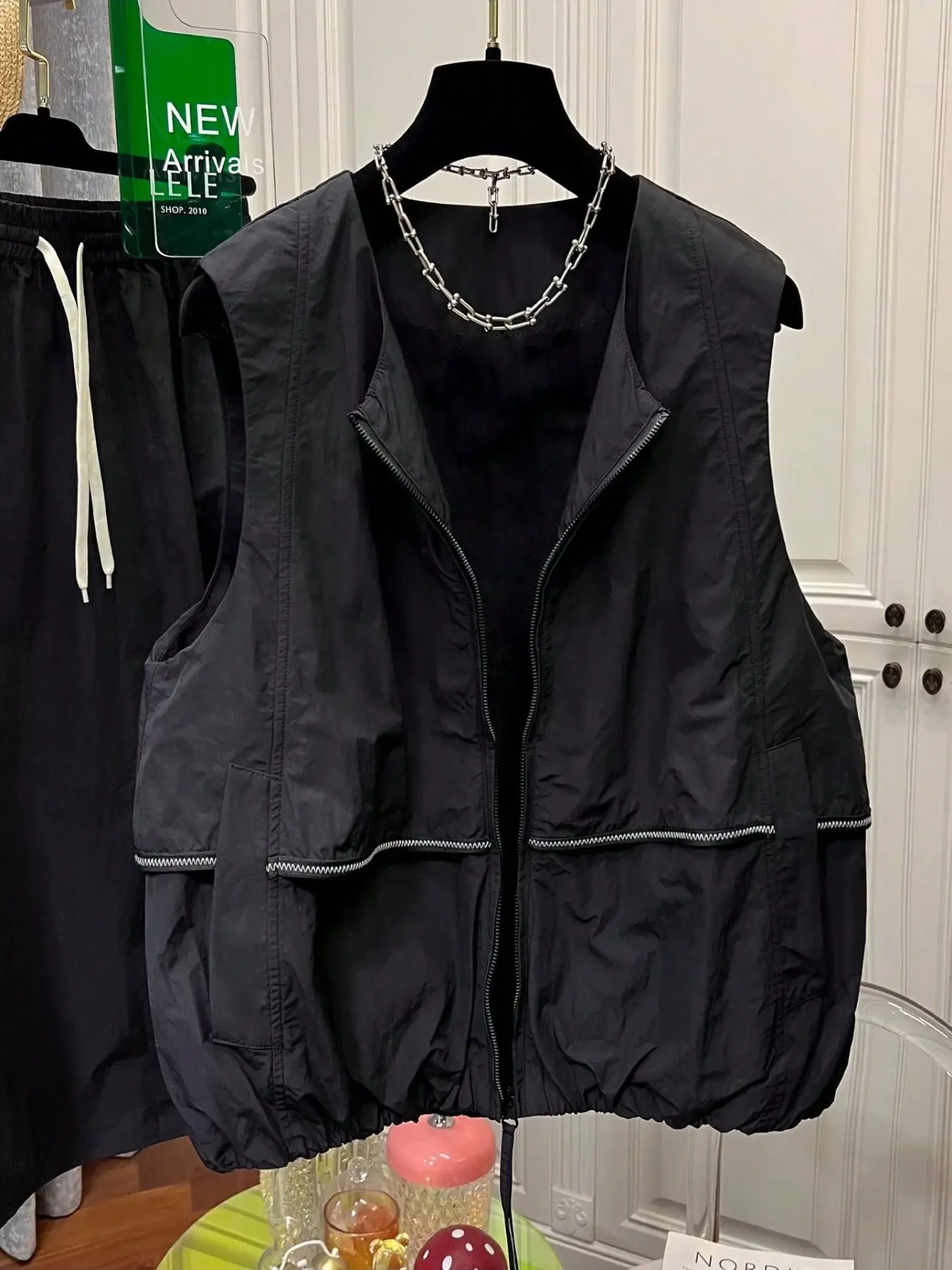 Women's Sleeveless American Workwear Vest, Loose Fit Jacket with Zipper and Pockets, Versatile Cardigan Outerwear