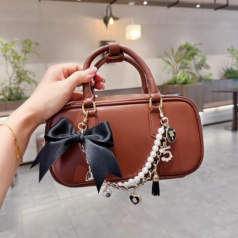 Fashion Bag Chain Decoration High-End Bowknot Accessory Versatile Pearl Bag Pendant for Women Bag Charms Purse Accessories Stylish Backpack