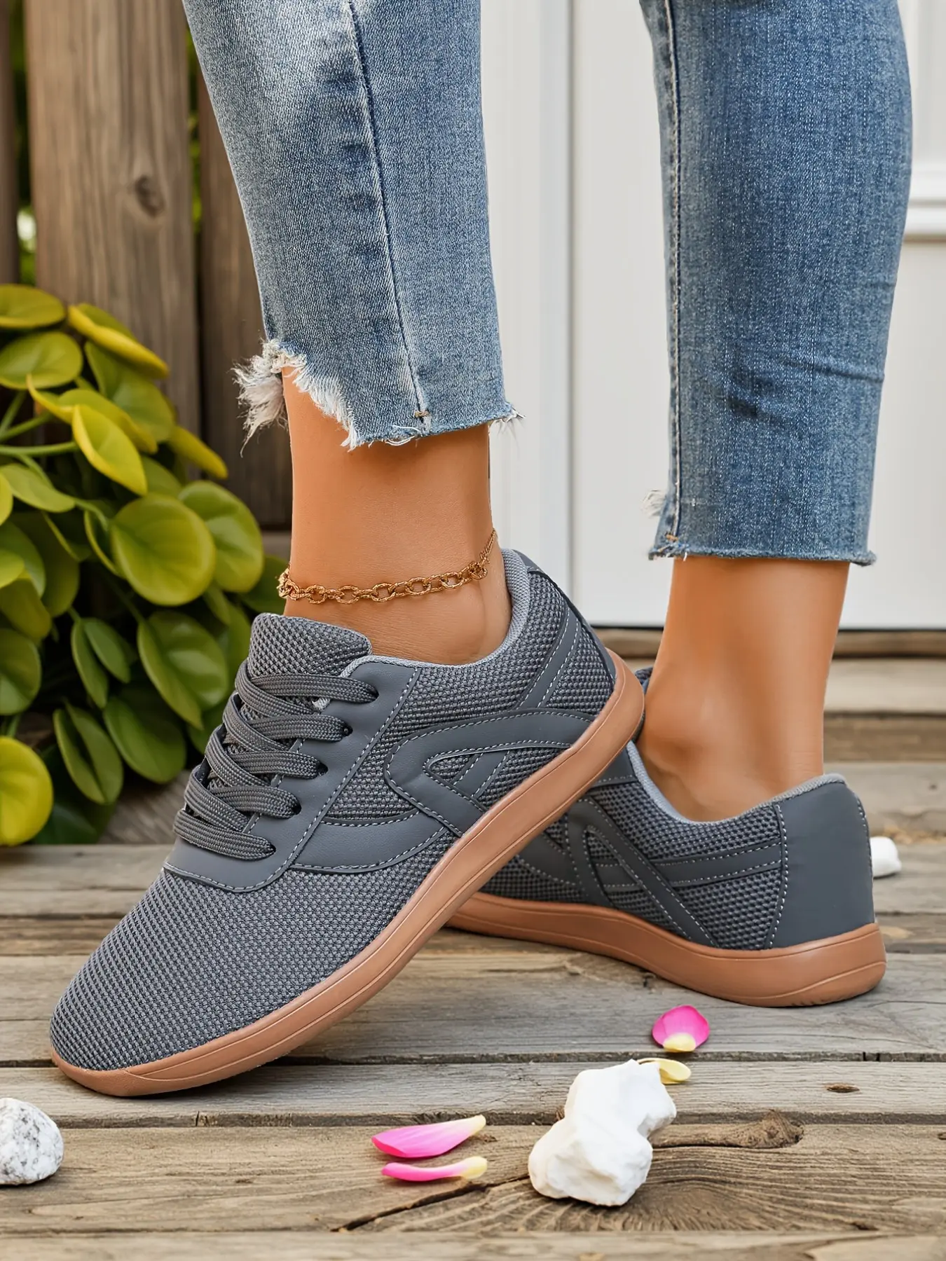 Women's Mesh Soft Sole Casual Aggressive Shoes, Breathable Low Top Lace-Up Flat Commuter Shoes, Comfortable Wide Fit Outdoor Walking Sneakers