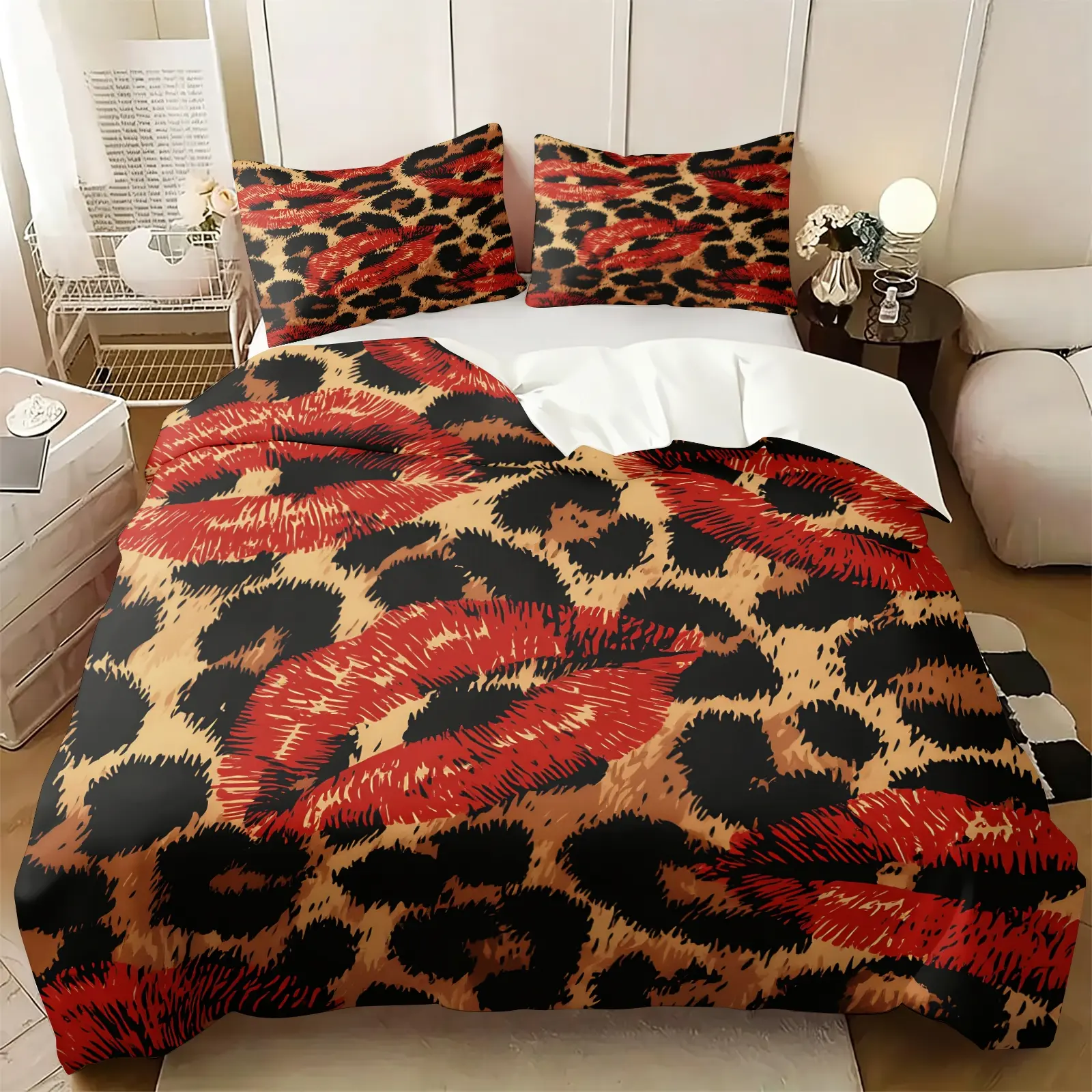 Vintage Cheetah Red Lip Print Duvet Cover Set, Includes 1-2 Pillowcases, Brown Black Leopard Base Large Flame Lip Full Print, Wrinkle Resistant All Season Fabric, Wild Cheetah Bed Set All Size, Chic Adult Dorm Bedding, Soft Bed Cover