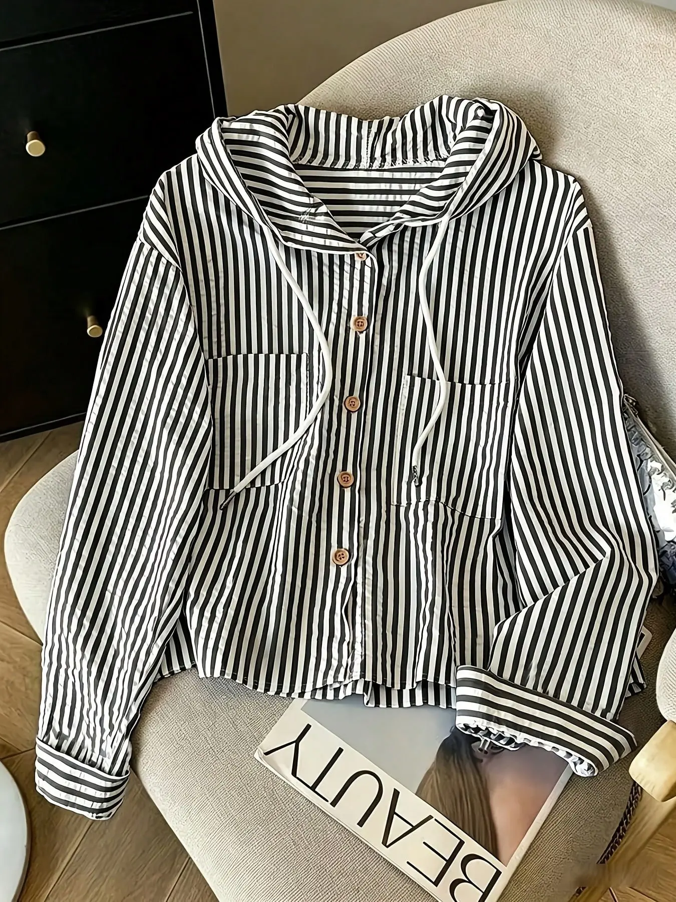 Women's and Vertical Striped Hooded Short Shirt, Tops, Casual Lazy Style, Wooden Buttons, Dual Pockets, Loose Long Sleeve Sun Protection Cardigan, Casual Streetwear