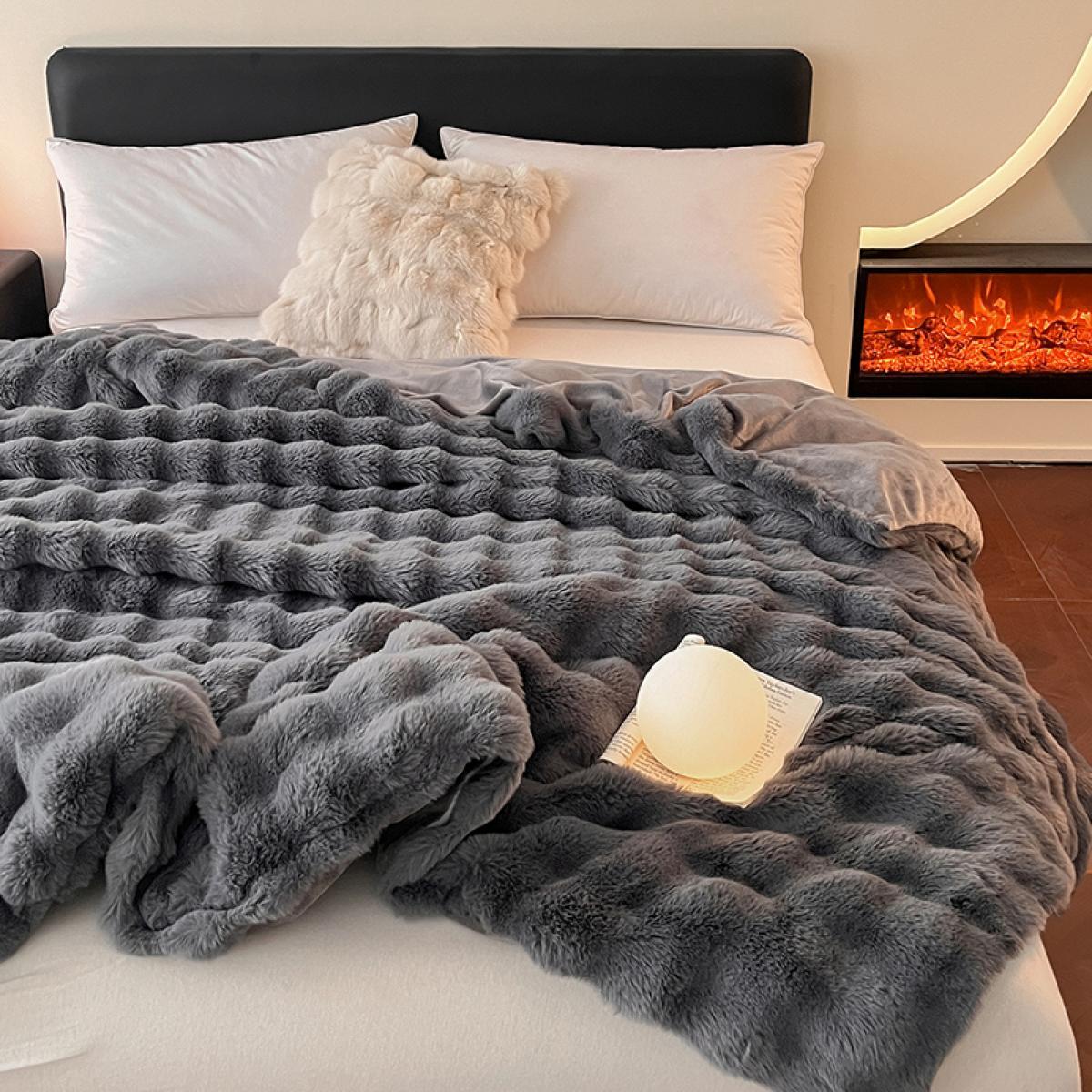 Solid Color Faux Rabbit Fur Blanket, Soft Fluffy Blanket, 1 Count Soft Comfy Skin-friendly Warm Throw Blanket, Bedding Supplies for Home Bedroom Living Room Dormitory, Comfortable Plush Blankets