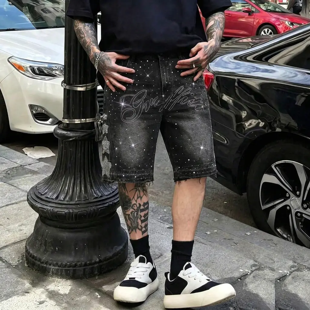 Men Summer Vintage Faded Black Bling Rhinestone Graphic Baggy Denim Jorts Mid Rise Wide Knee Bermuda Shorts Scattered Star & Cursive Letter Diamonds Raw Hem Streetwear Bottoms For City Nightlife Campus Men Casual Outfits