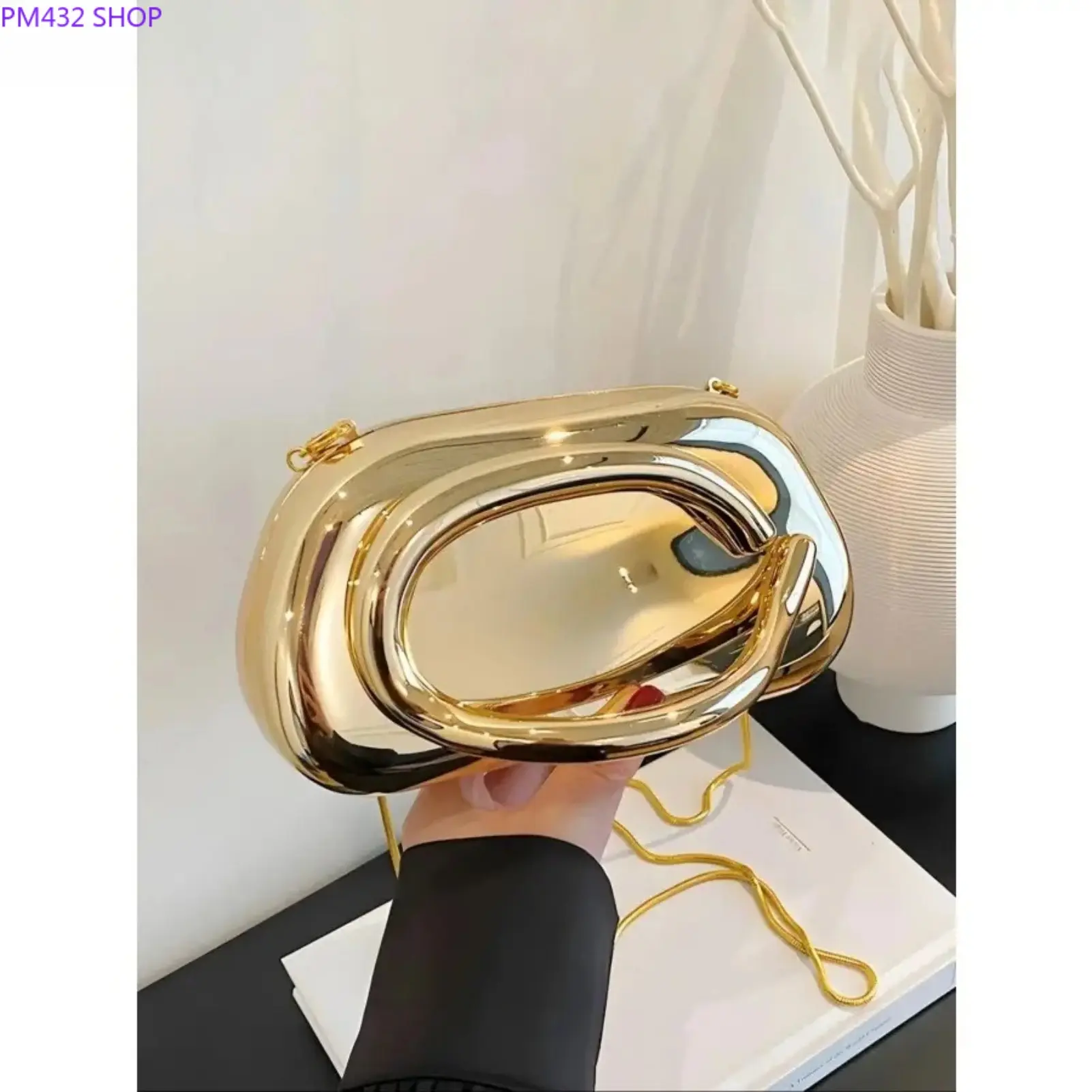 Women's Elegant Hard-Shell Evening Clutch Bag with Detachable Chain Strap - Stylish Formal Purse for Weddings, Proms, Special Occasions