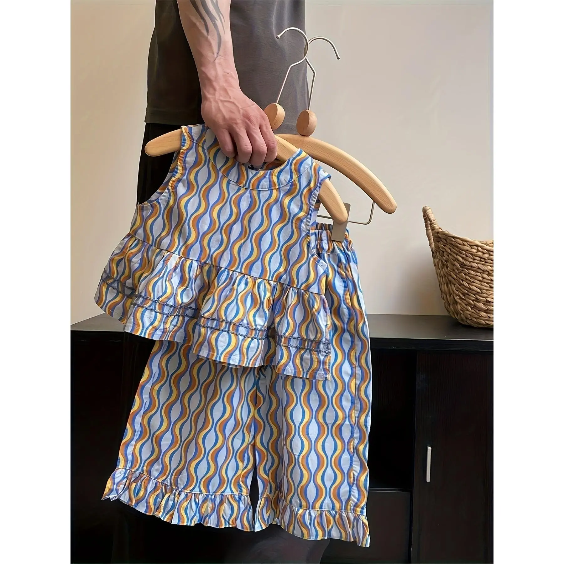 Girls' 2-Piece Polyester Boho Suit - Sleeveless Wave Full Print Shirt & Pants, Summer Outdoor Casual Kids' Clothing Set