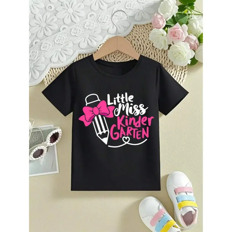 Girl's kindergarten little girl T-shirt - Pink bow pattern pencil design for school days, first day of kindergarten, returning to school at kindergarten, girl's returning-to-school T-shirt, pencil-style T-shirt for the first day of school, girl's T-shirt