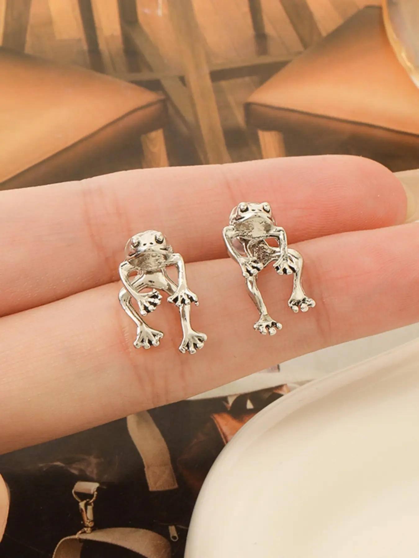 1 Pair Vintage Silver 3D Frog Wrap Piercing Stud Earrings Funny Unique Statement Animal Jewelry for Women