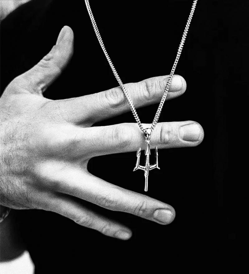 Retro Poseidon Trident Necklace Ukraine National Emblem Pendant Suitable for Men Charming Punk Personalized Accessories