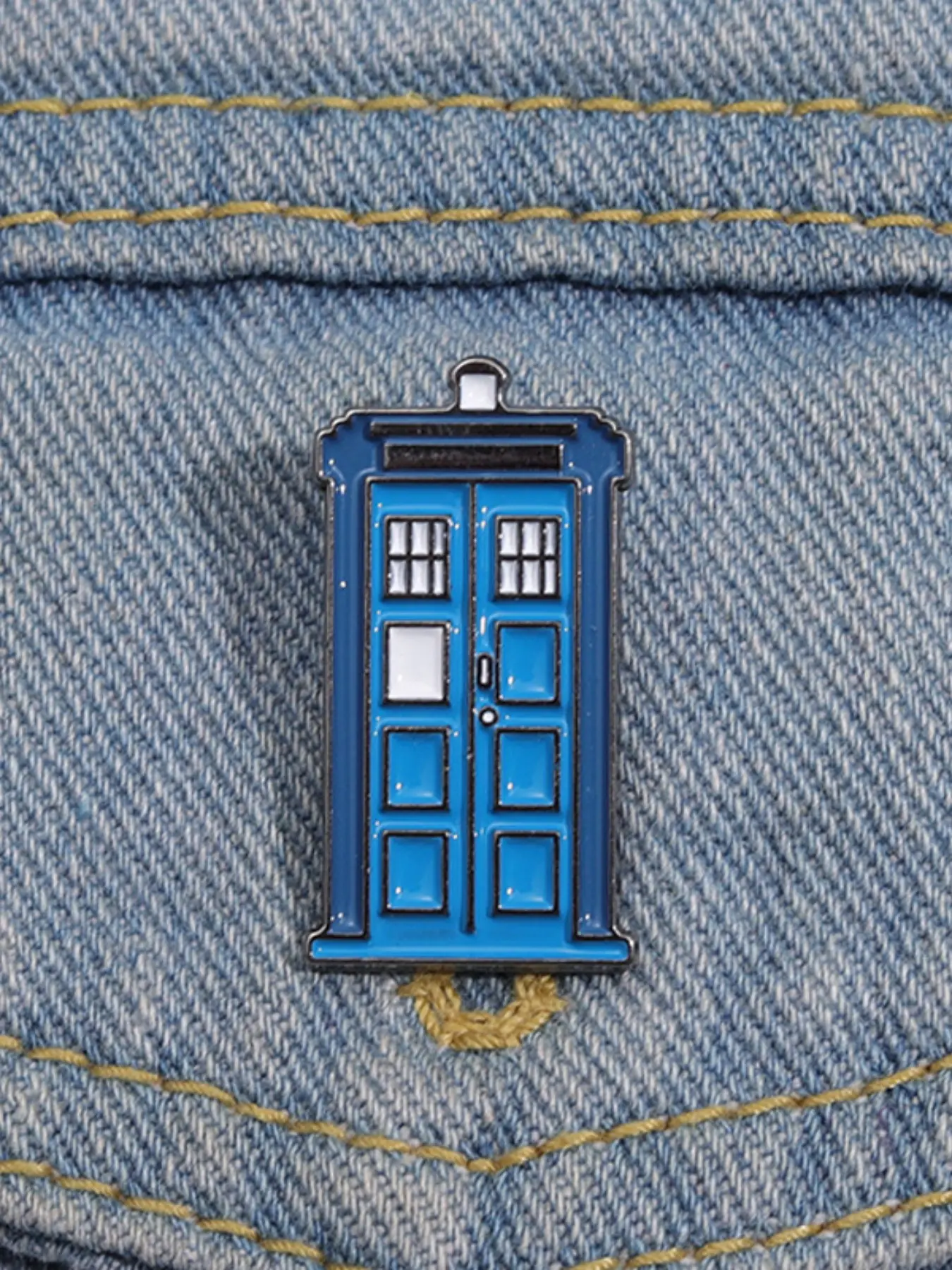 Vintage Blue Phone Booth Enamel Brooch, Doctor Who Sci-Fi Movie Merchandise, Metal Lapel Pin, Backpack Badge, Jewelry Accessory, Collectible Pins, Alloy Brooch Pin