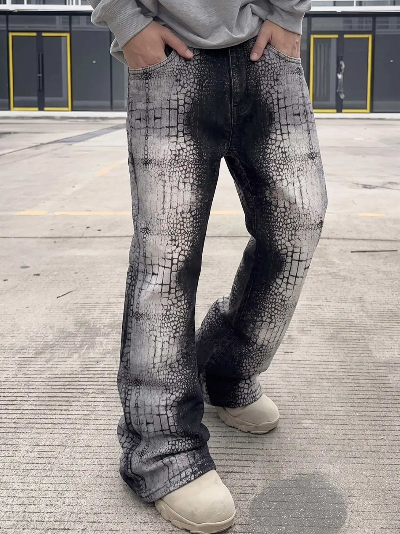Punk Gradient Snake Print Jeans, All-Season Slim-Fit Elastic Waist Long Pants, Fashionable Crocodile Texture Design