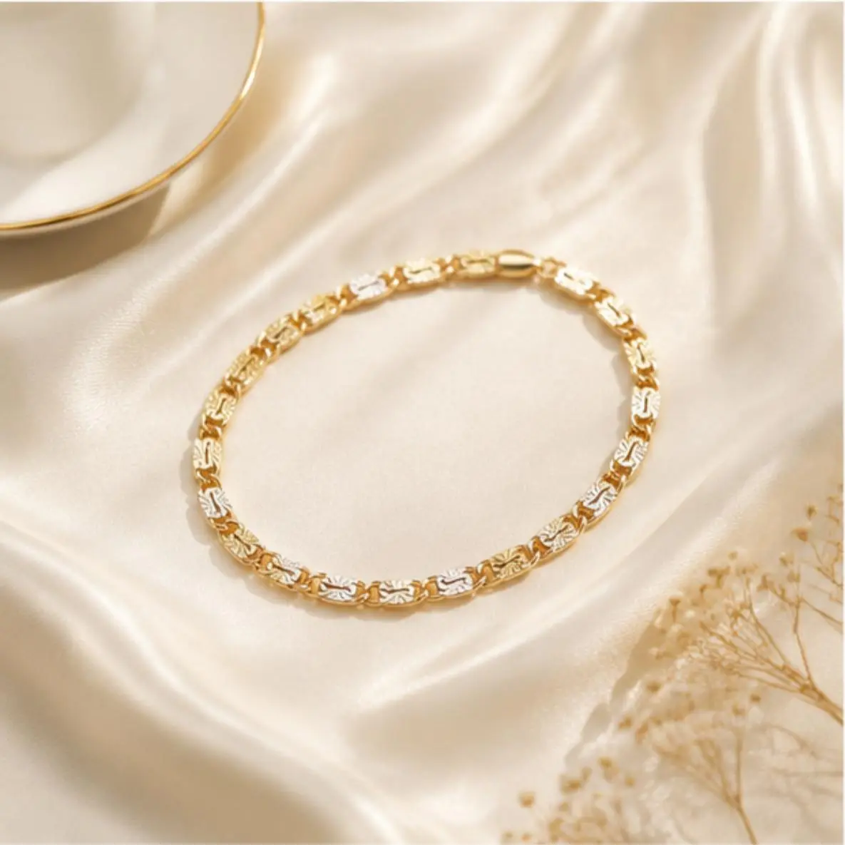 Square-Link Chain, Gold-Plated Bracelet, Unisex Punk/Hip-Hop Style Bracelet, Gold-Toned Fashion Accessory, Waterproof Women's Bracelet