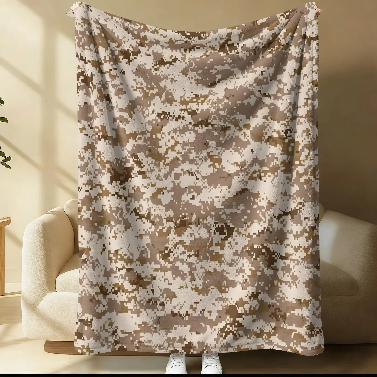 Camouflage Pattern Bedding, Military Tactical Camouflage Flannel Blankets, Sofa Throw, Minimalist Men'S Casual Room Hunter Camping Decorative Plush Blankets, Gifts for Veterans, Military Enthusiasts, and Outdoor Lovers.11 patterns to choose from