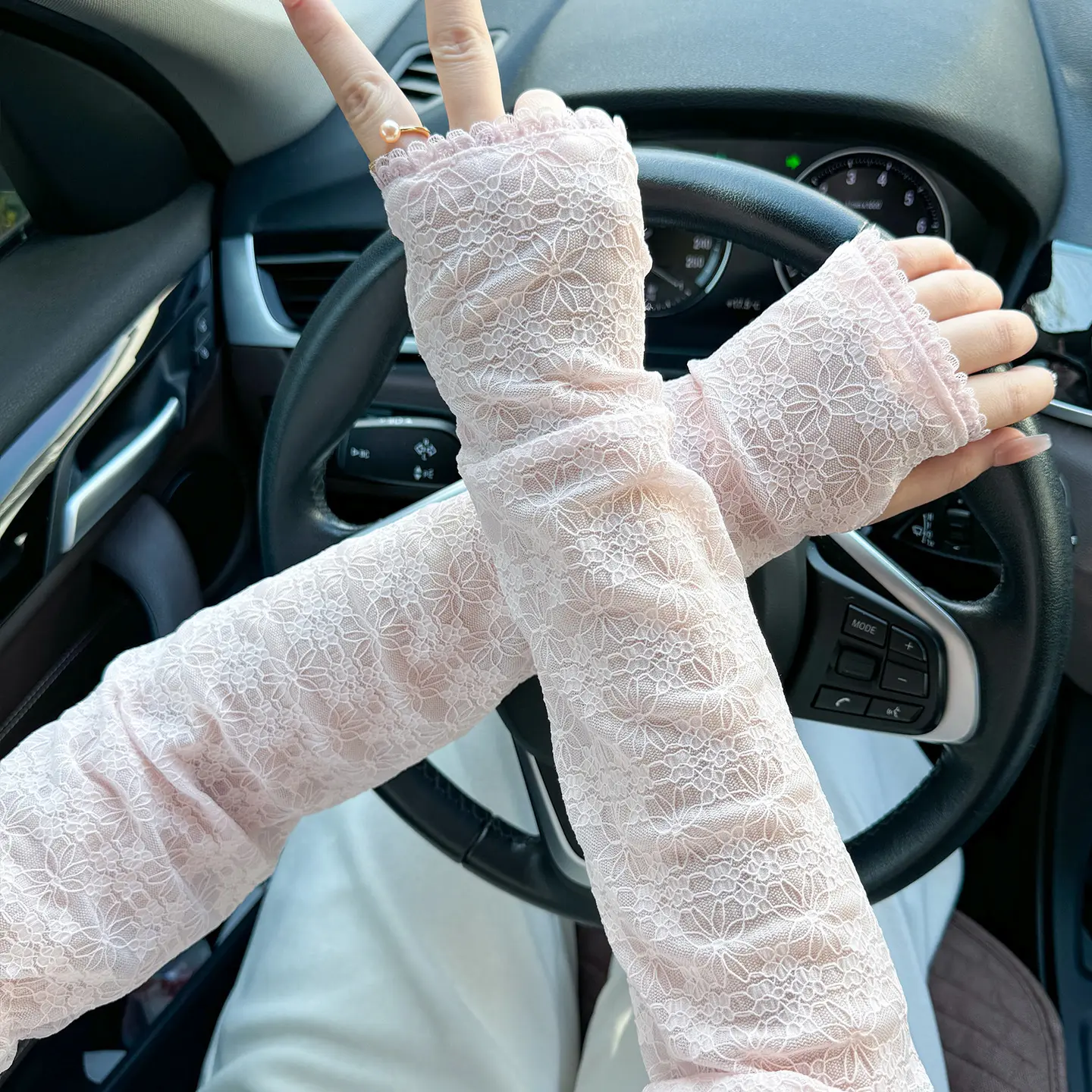 Women Floral Lace Sun Protection Arm Sleeves, Thin Breathable Summer Ice Sleeves, Stylish Driving Cycling UV Protection Arm Covers
