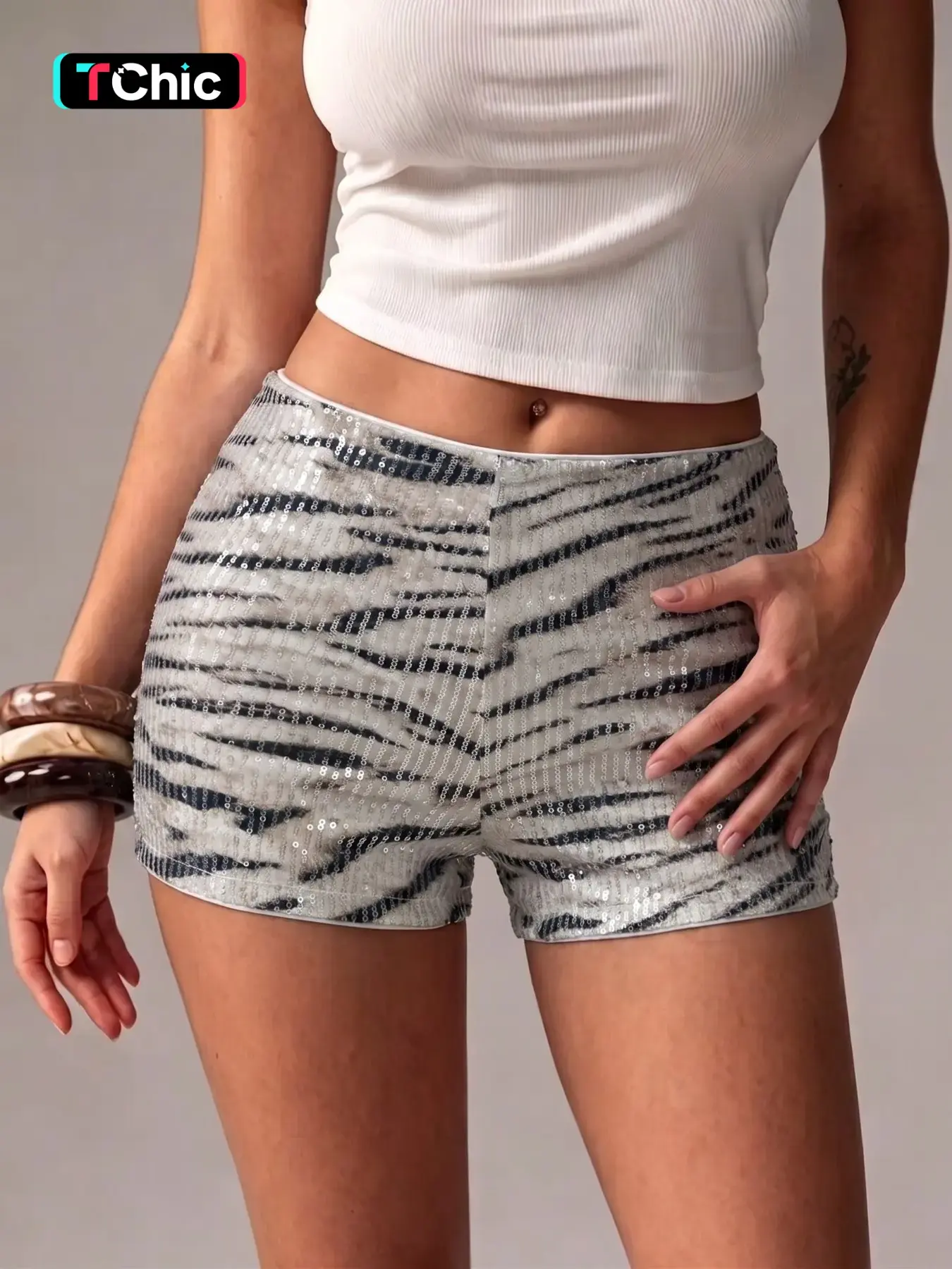 Silver Zebra Print Sequin Elastic Waist Shorts Women Low Rise Bodycon Hot Pants Sparkly Slim Fit Mini Shorts Sexy Clubwear Party Bottoms Y2K Streetwear Going Out Shorts Shiny Glitter Festival Rave Booty Shorts Fashion