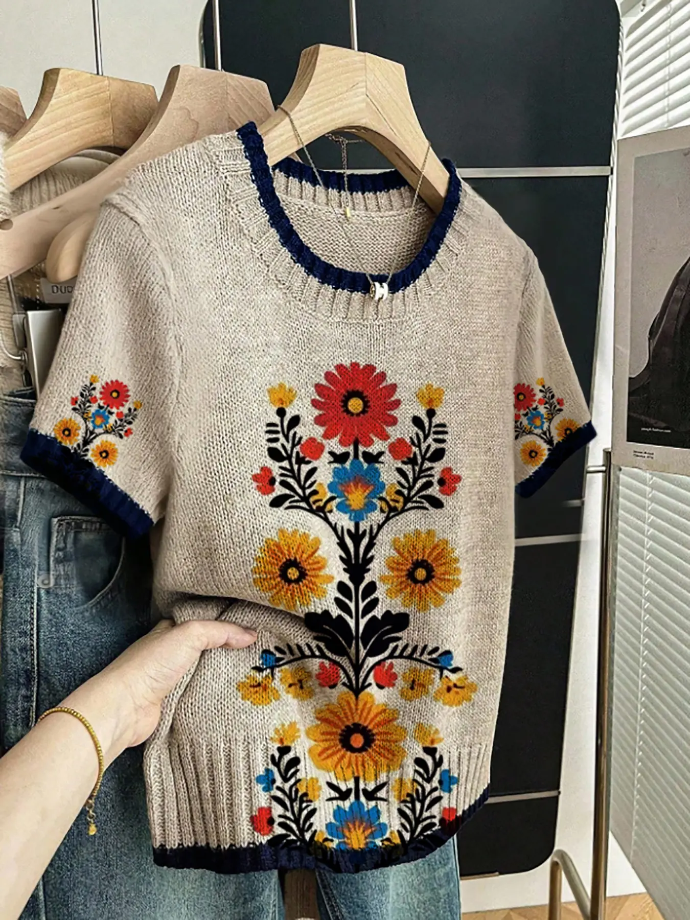 Women's Artistic Plant Floral Abstract Print Knit Sweater, Round Neck Short Sleeve, Casual Breathable Design, Spring Summer Fall