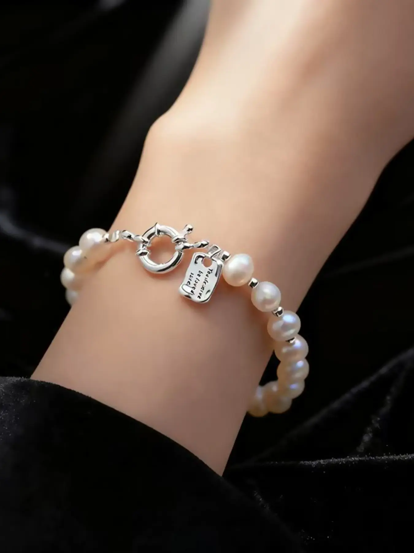 Women's French Pearl Series Simple Letter Bracelet, Luxury Minimalist Design, Fashionable Friendship Jewelry, Trendy Handmade Accessory
