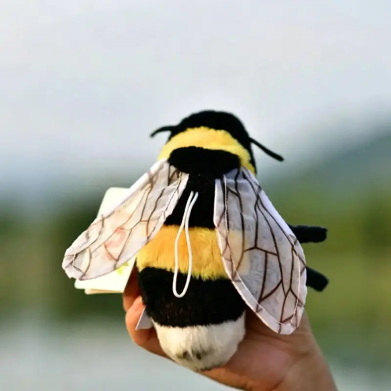20cm Soft Plush Bee Ornament, Cute Bee Home Decor, Birthday Gift, Christmas Gift, Perfect for Festive Season, Ideal Housewarming Present