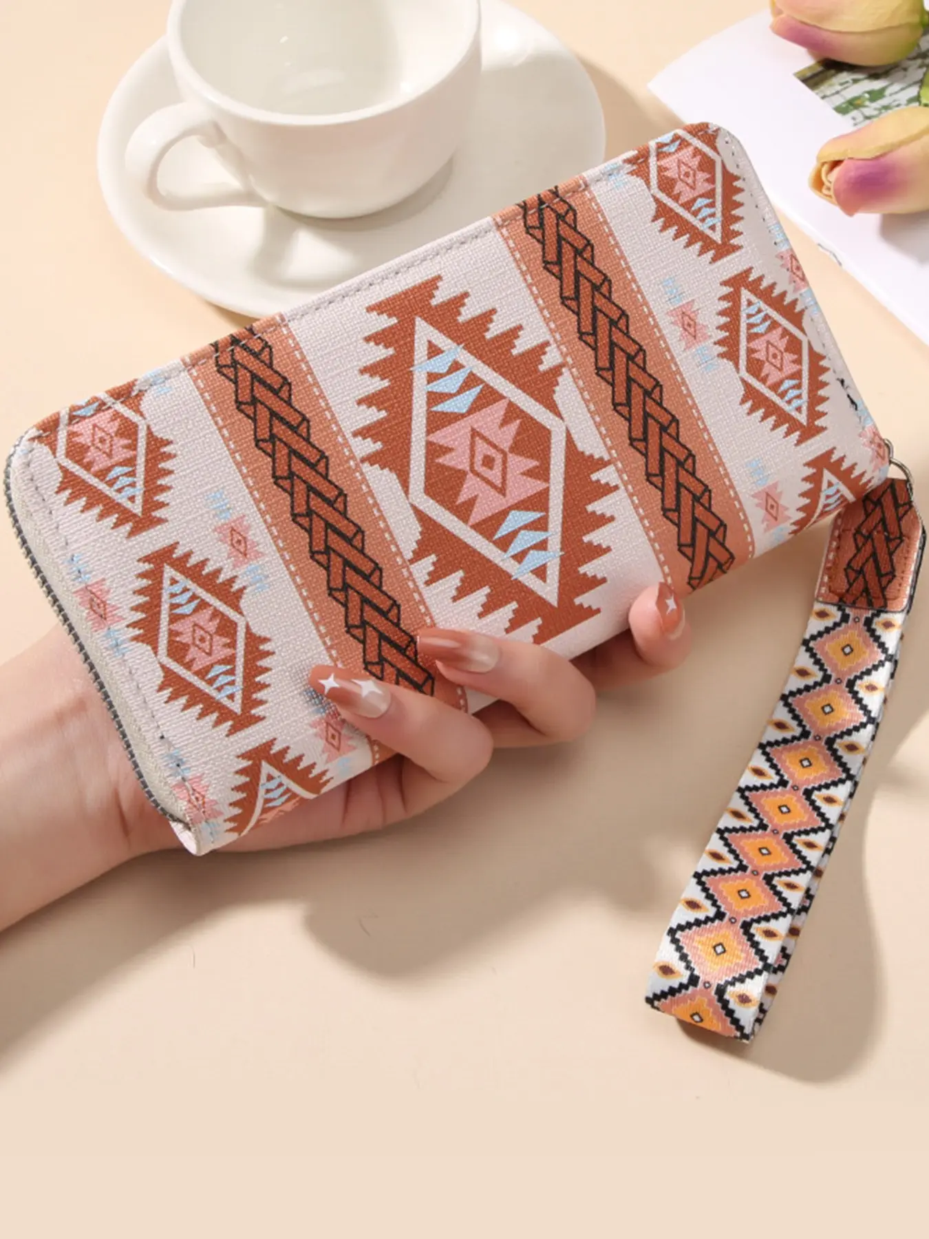 Boho Aztec Geometric Print Long Wallet for Women, Western Ethnic Tribal Pattern Wristlet Clutch Purse, Multi Card Slots Large Capacity Zipper Cash Phone Handbag, Bohemian Casual Purse