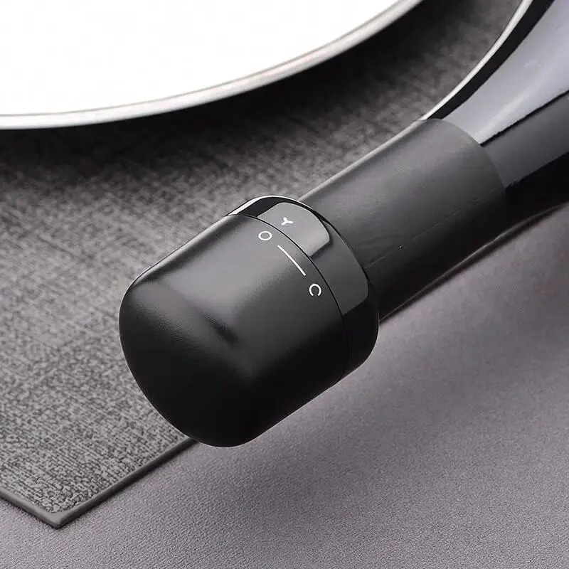 Vacuum wine stopper.Champagne and wine, red wine and liquor, sealing device with built-in vacuum function, leakproof and reusable wine stopper with vent