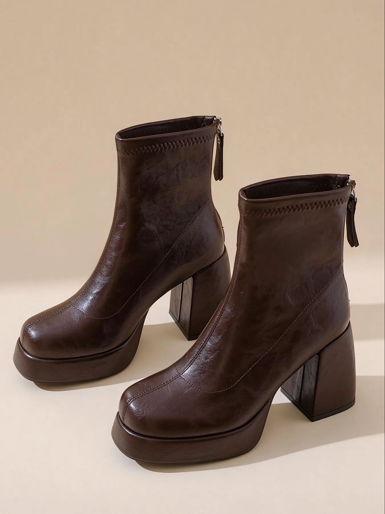 Ladies' elegant solid color high-heeled short boots, retro square platform design, thick heel classic sock boots, autumn and winter fashionable boots, suitable for daily and party matching