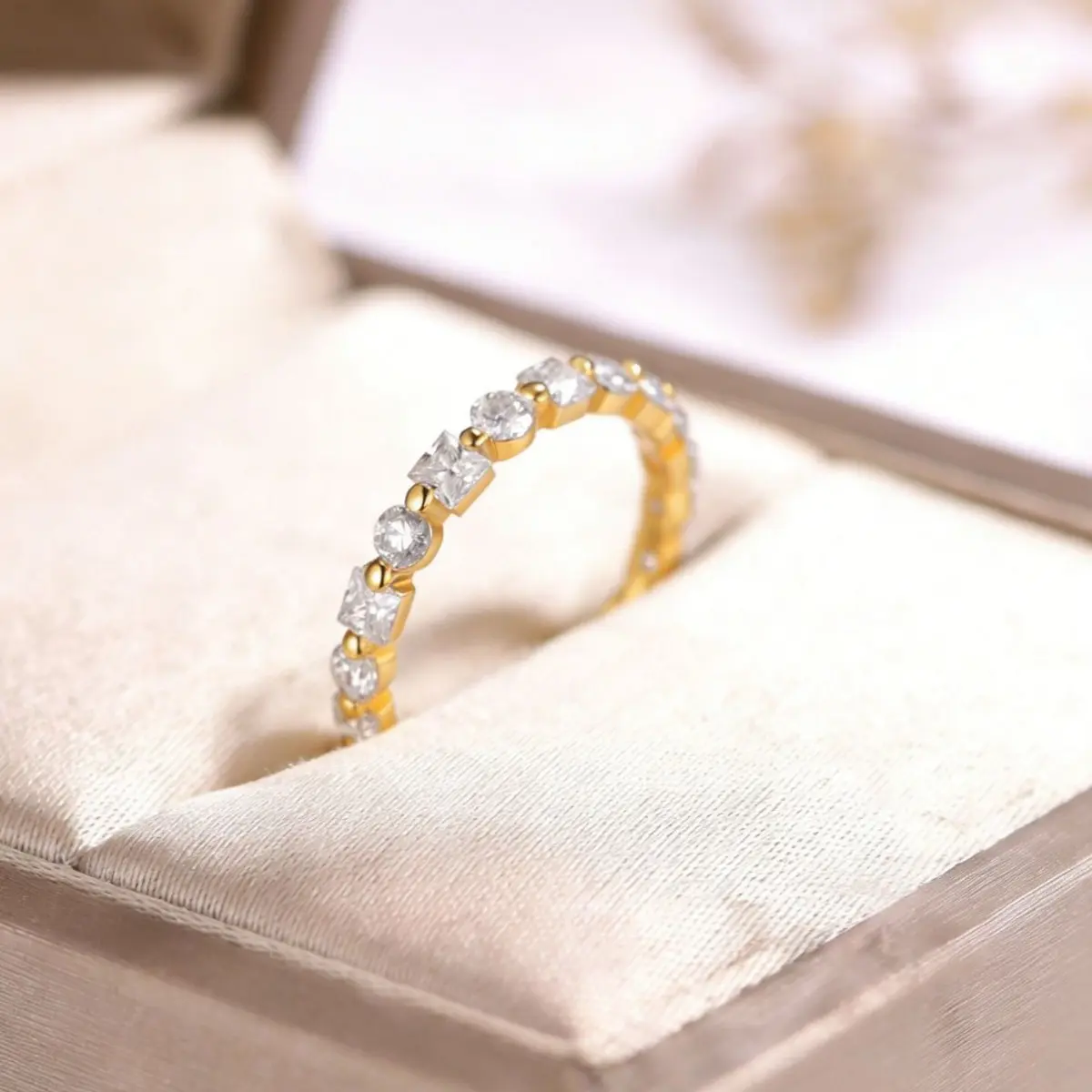 LOVEDEN S925 Sterling Silver Sparkling Moissanite Ring for Women - Round & Square Full Set Design, Light Luxury Elegant Style, Dainty Fashion Statement, Wedding Engagement Jewelry, Birthday Gift, TikTok Trending, Sparkling Silver Rings