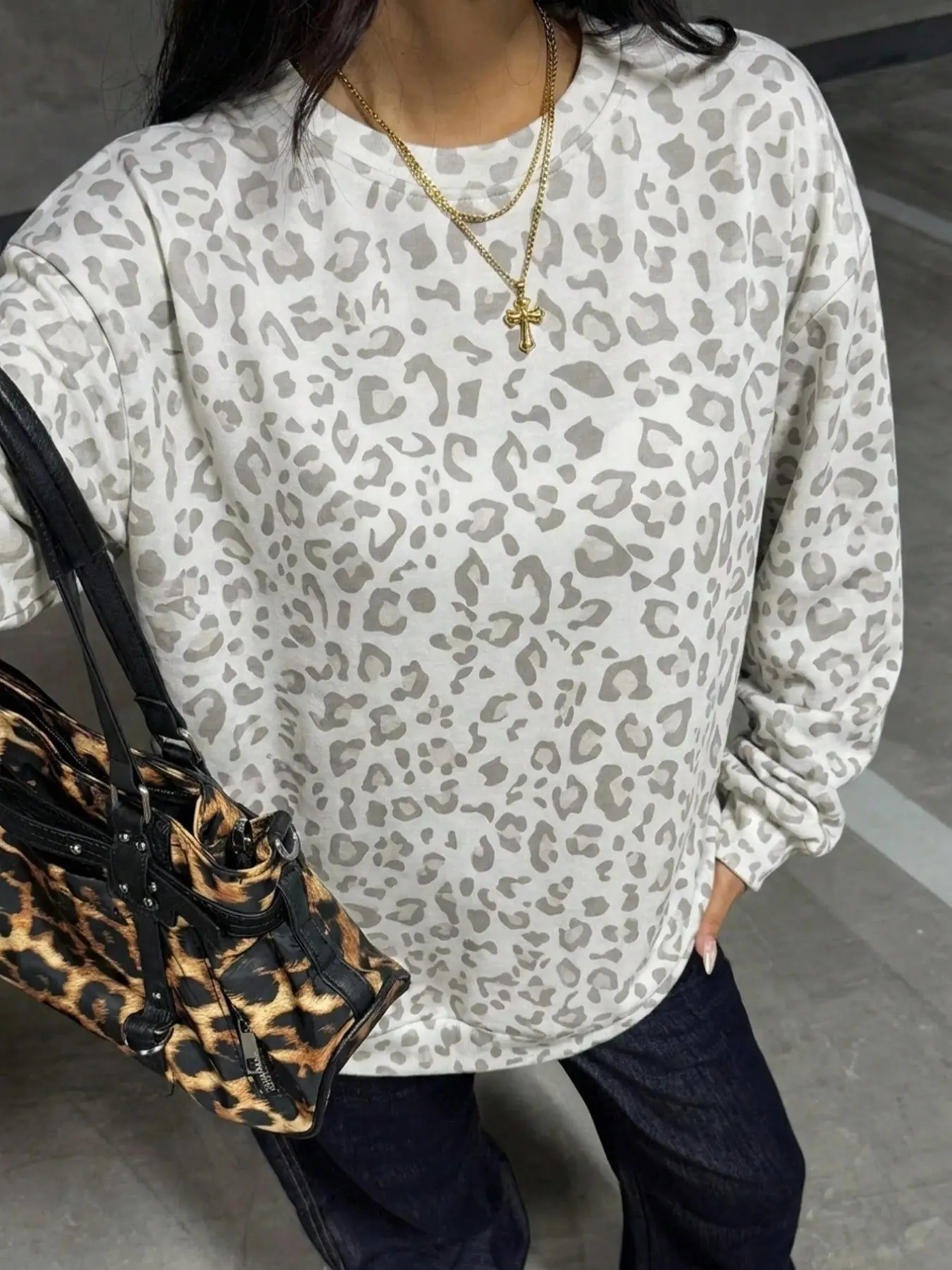 Women Y2K Leopard Print Crew Neck Sweatshirt Long Sleeve Drop Shoulder Oversized Loose Fit Pullover Vintage Casual Daily Going Out Tops
