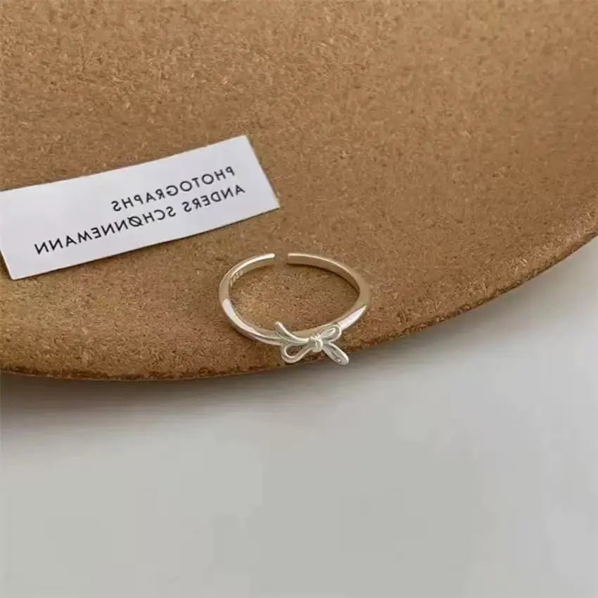 Thin Band Costume Jewelry Ring, Fashion Accessory for Daily Wear