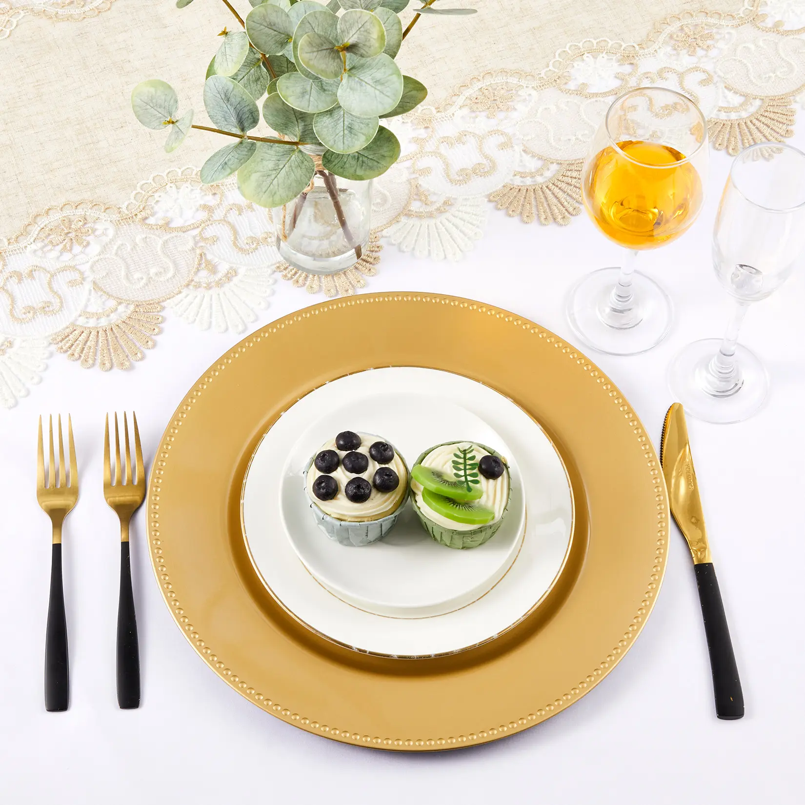Elegant Gold Beaded Rim Charger Plates – 50-Pack 13 Inch Reusable Plastic Dinner Plate Chargers – Decorative Underplates for Weddings, Parties, Banquets – Quality Table Setting Accessories