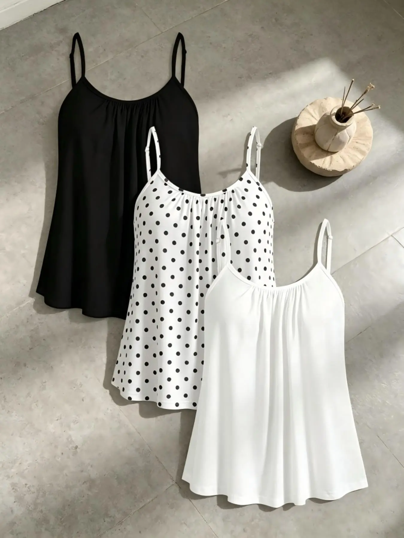 Casual Sleeveless Spaghetti Strap Tank Top Set, Three Colors, Round Neck, Loose Fit, Slimming Effect, Daily Wear, Versatile, 3-Piece Set