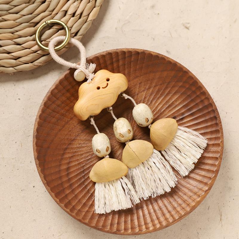 Naturally handcrafted fruit shell bell, with seeds, sound therapy handbell, wish-fulfilling fruit bag ornament, Yunnan specialty gift, mobile phone decoration accessory