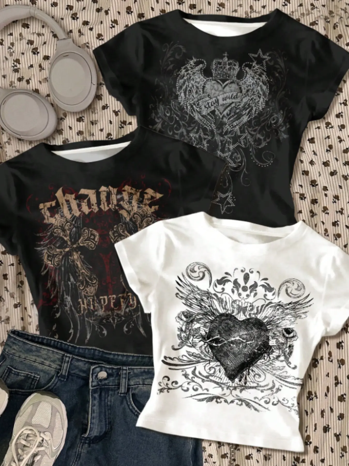 3-piece girls' short T-shirt, graphic tee, gothic retro millennium style slim fit short sleeved, crown wing cross heart letter print, suitable for street wear, daily wear, school casual wear, Graphic Printed Tees