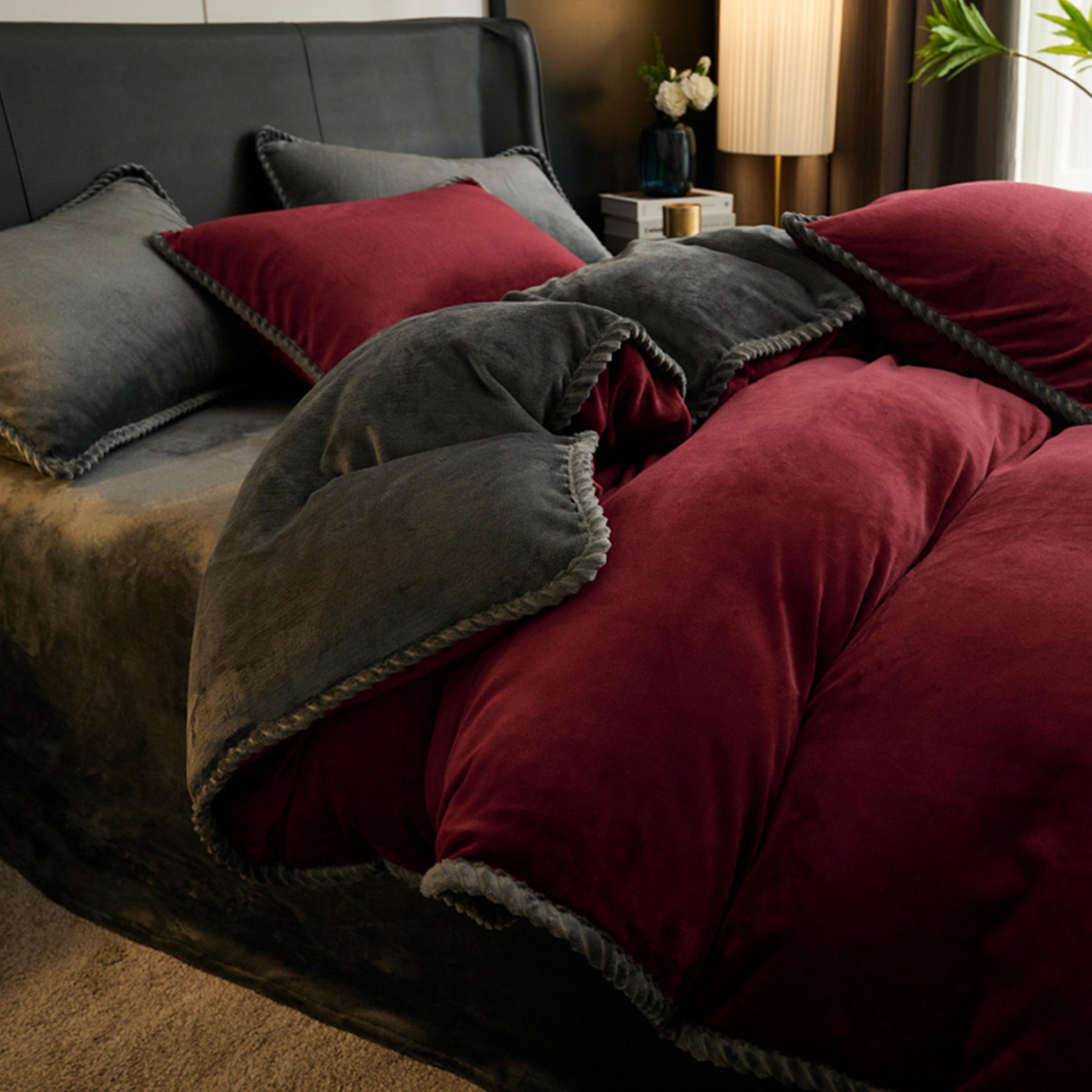 3-Piece Soft Milk Velvet Bedding Set, European Style Edges, Includes 1 Quilt Cover & 2 Pillowcases, Valentine Gift Idea, Soft Bedding Sets