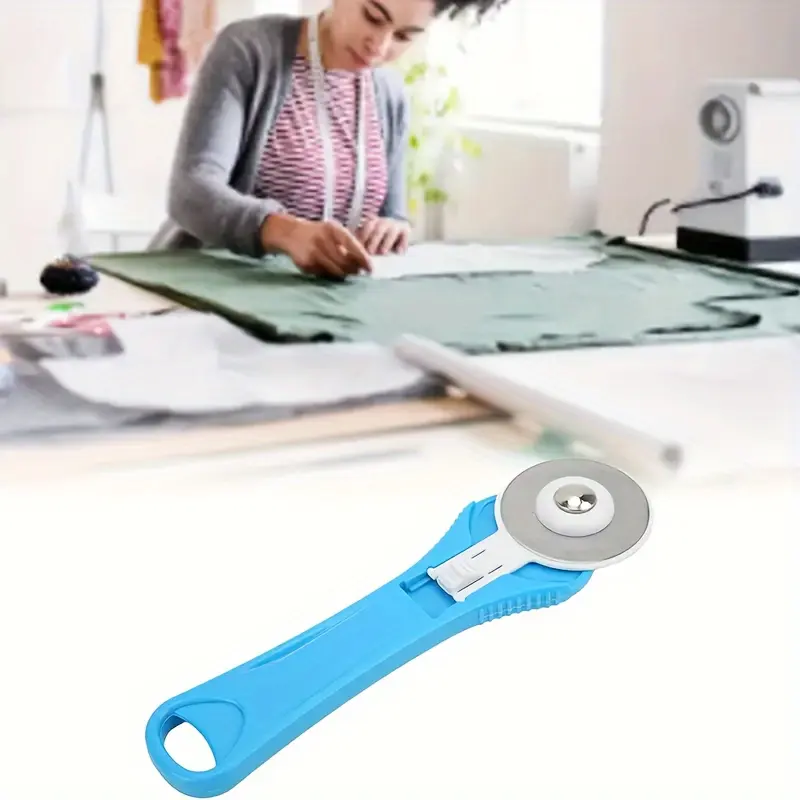 Sharp Ring Blade 28mm Rotating Roller Cloth Knife - 1pc Telescopic Design Sewing Fabric Cutting Knife - Suitable for Cutting Paper/Plastic/Fabric/Faux Leather etc - Sewing Tools
