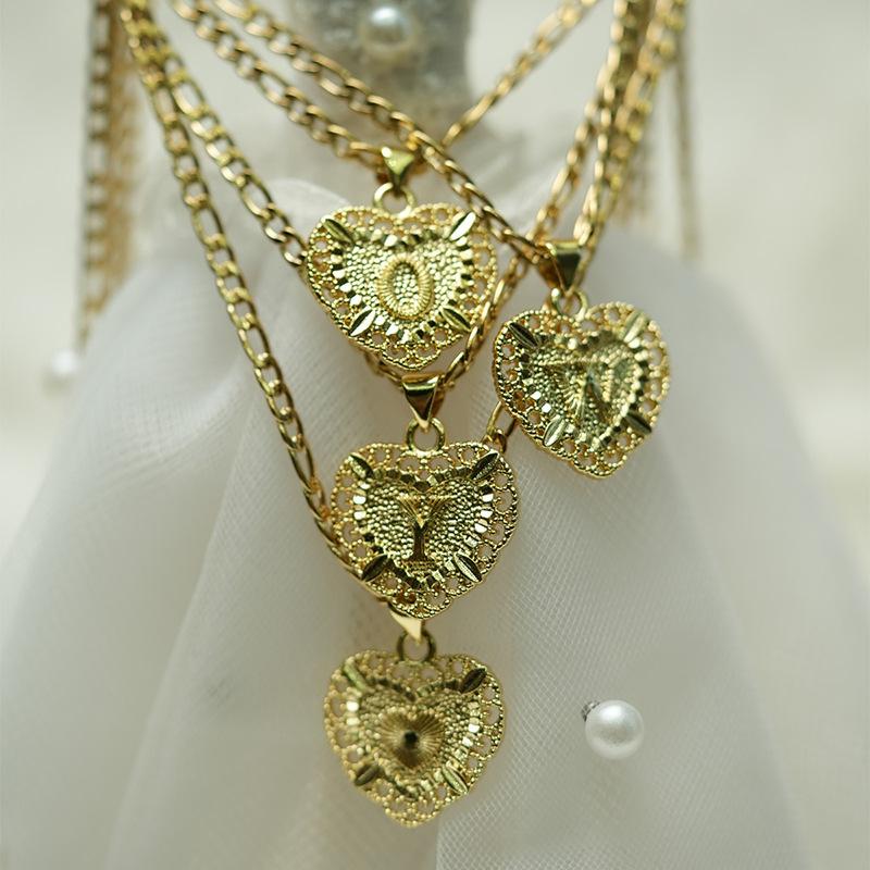 Vintage-style 18K gold-plated letter heart pendant necklace, suitable for both men and women, fashionable A-Z letter necklace