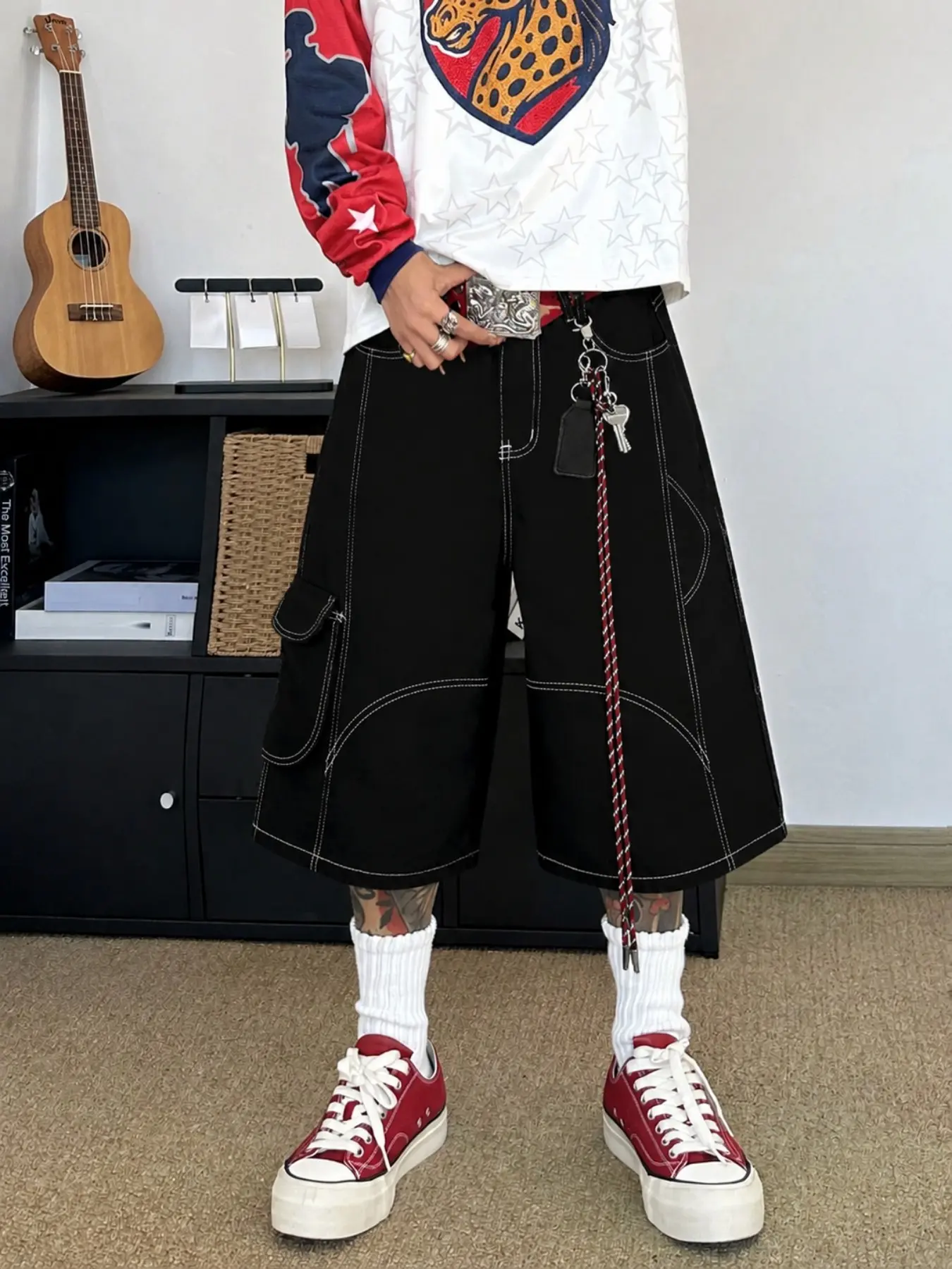 Men's and Women's American Retro Deconstructed Multi-Pocket cargo shorts, Chain Design, Summer Fashion, Comfortable Daily Wear
