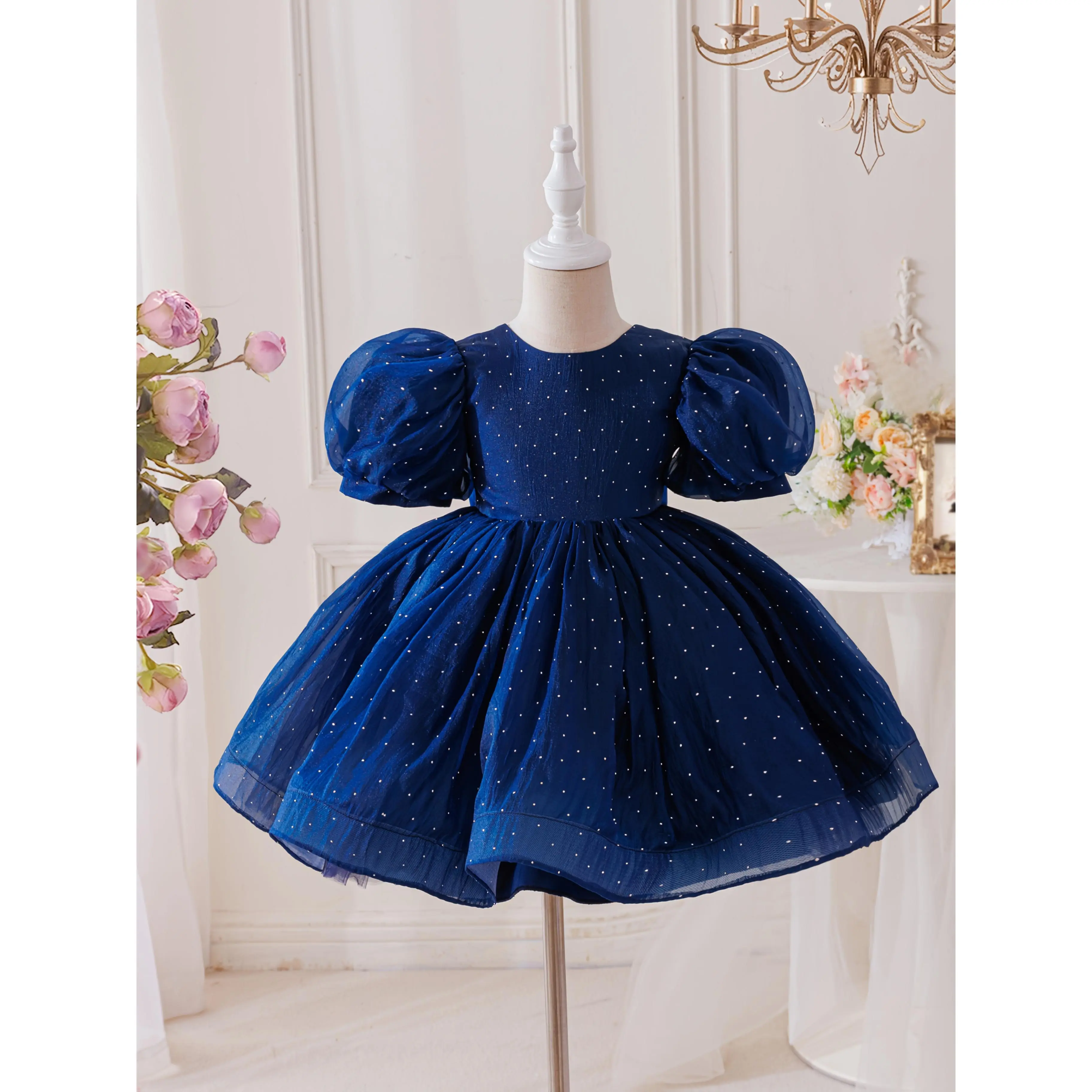 Girls' Halloween dress with puff sleeves, silver three-dimensional dotted rhinestone tulle skirt, detachable large bow decoration, suitable for birthdays, holidays, performances, and school events