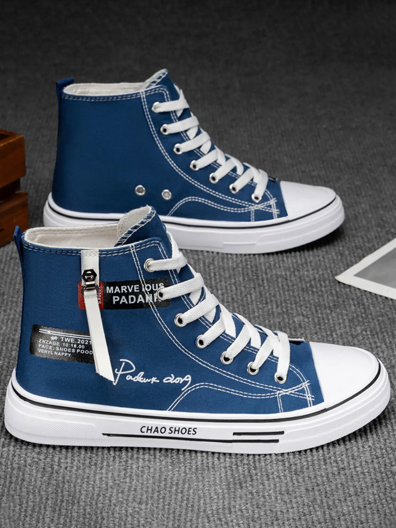 2026 New Men's Graffiti Print High Top Canvas Shoes, Side Zipper Decor, Patchwork White Stitching, Platform Non-Slip Lightweight Skate Sneakers, Fashionable Skate Shoes, Ideal for School, Street, Hip Hop, Daily Commute and Outdoor Casual Wear