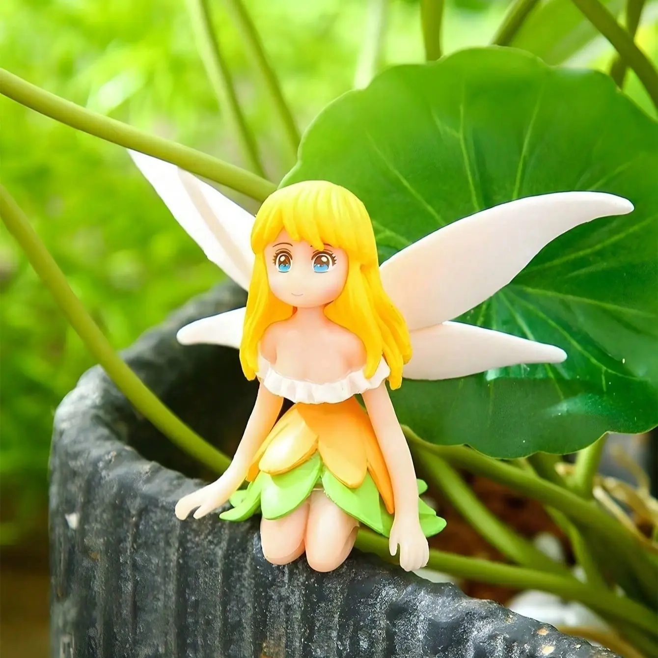 4/8 Piece Miniature Enchanting Fairy Figurines Decorations, Ideal for Fairy Gardens, Planter Landscapes, Home Decor, Birthday Cakes, Car Interior Decoration, Scenes