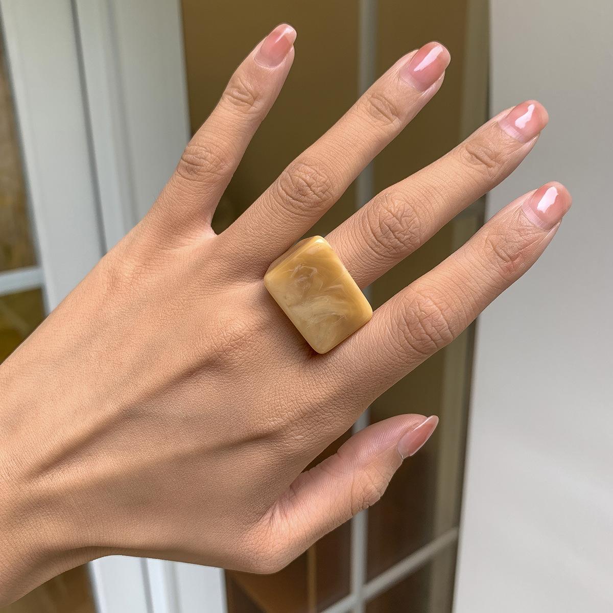 Trendy Colorful Acrylic Plain Ring Geometric Square Wide Resin Band Fashion Minimalist Jewelry for Women Men