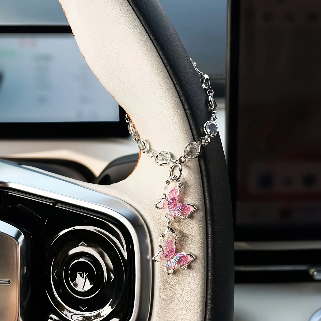 1pc Butterfly Decor Chain Car Steering Wheel Decoration Car Interior Decor Chain Pendant Decorative Strip, Exquisitely Crafted And Compact, a Car Interior Accessory